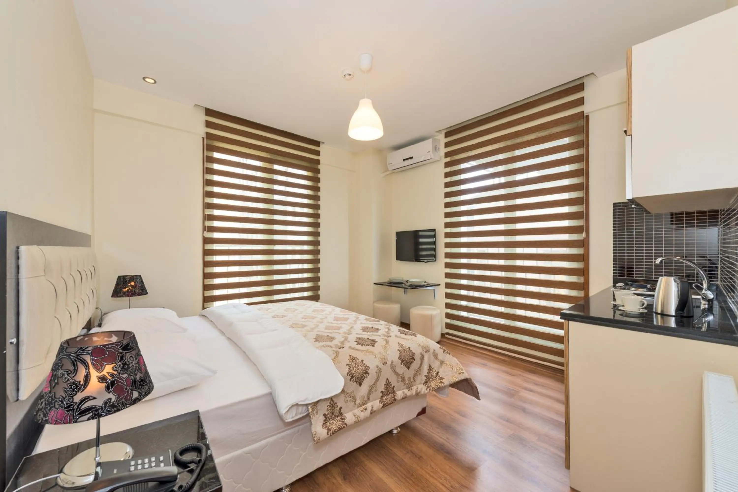 Photo of the whole room, Bed in Invictum Residence