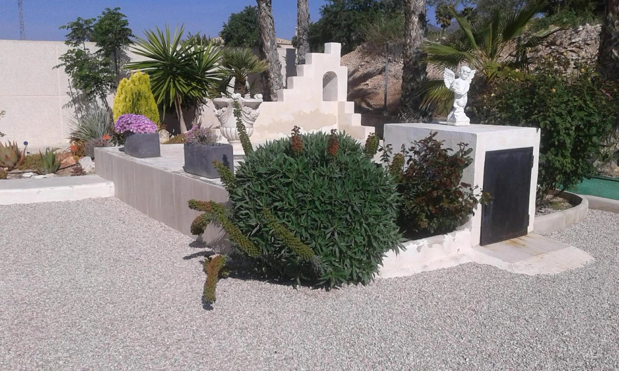 Garden in La Dolce Vita