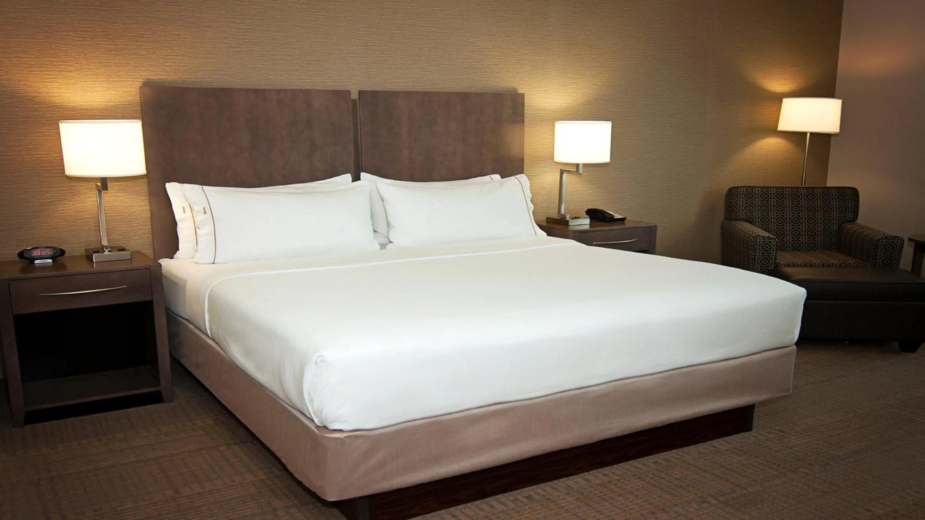 Photo of the whole room, Bed in Holiday Inn Express Hotel & Suites Wichita Northeast by IHG