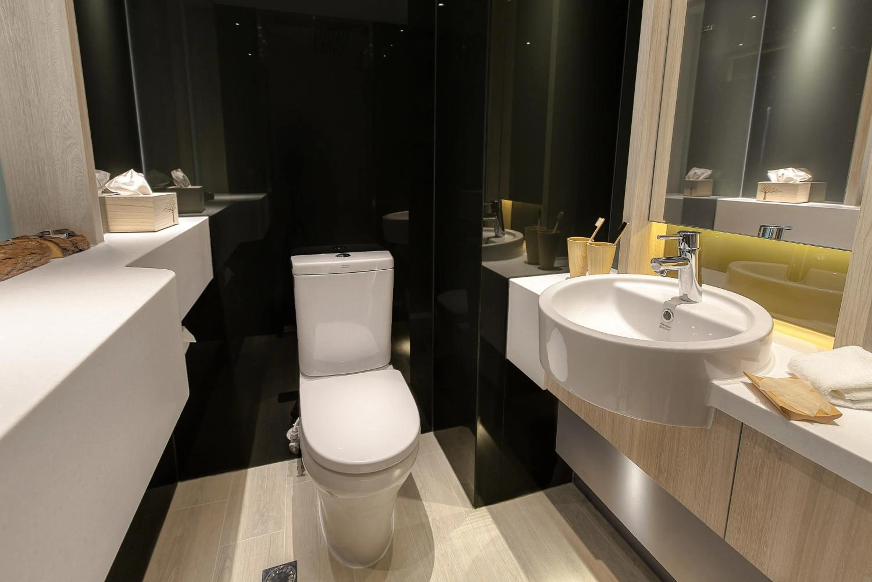 Toilet in Stanford Hillview Hotel Hong Kong