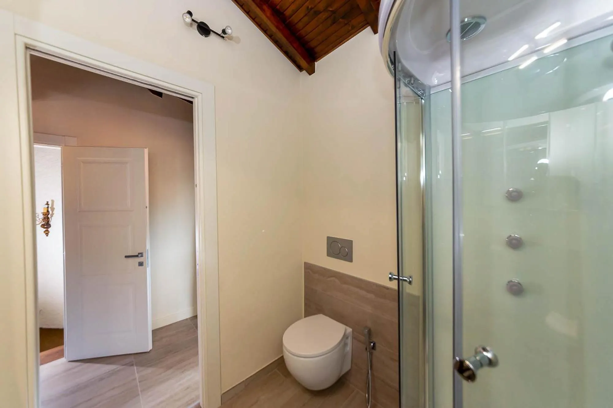 Bathroom in Villa Sarchi