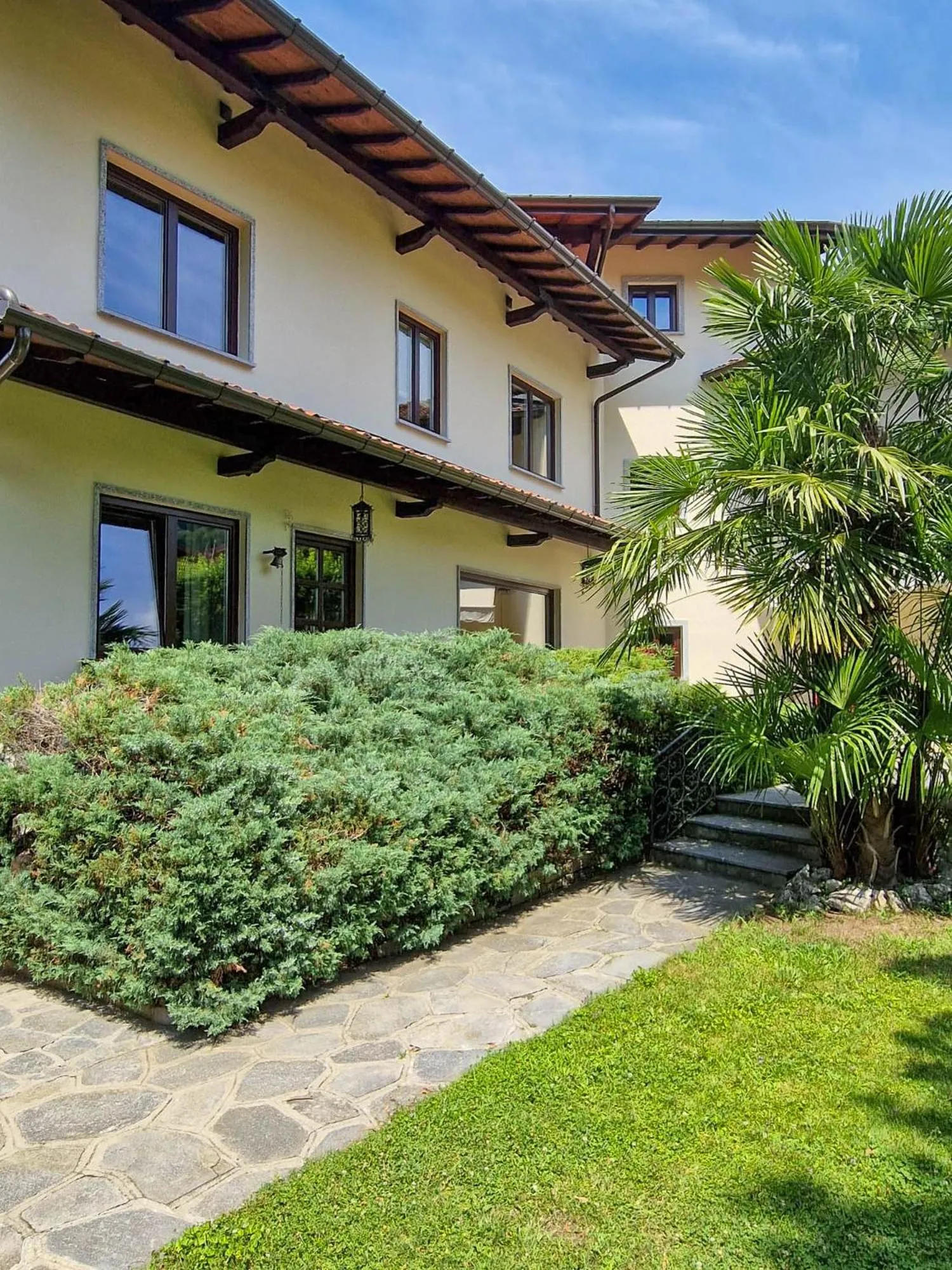 Property building in Villa Sarchi