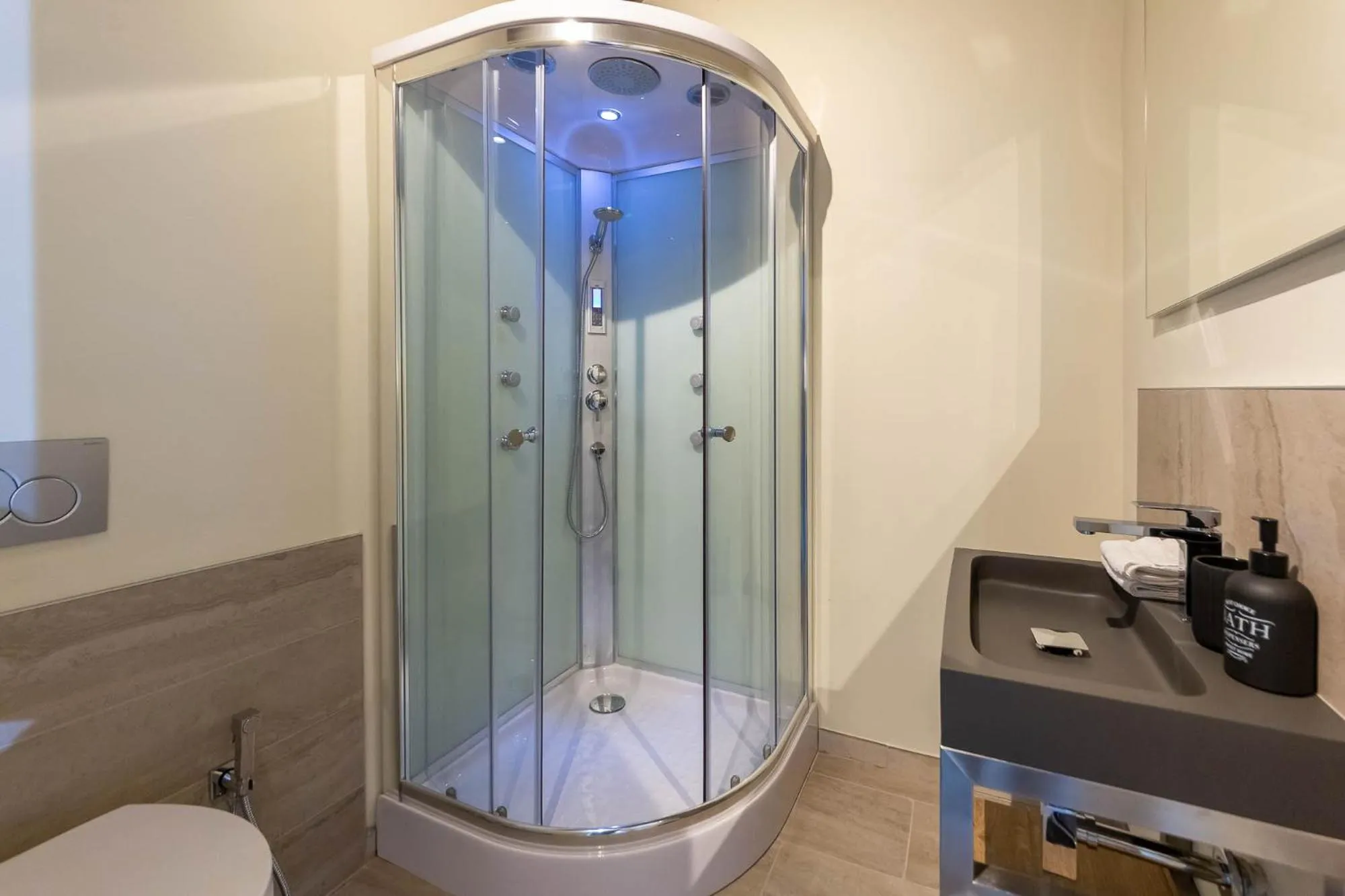 Bathroom in Villa Sarchi