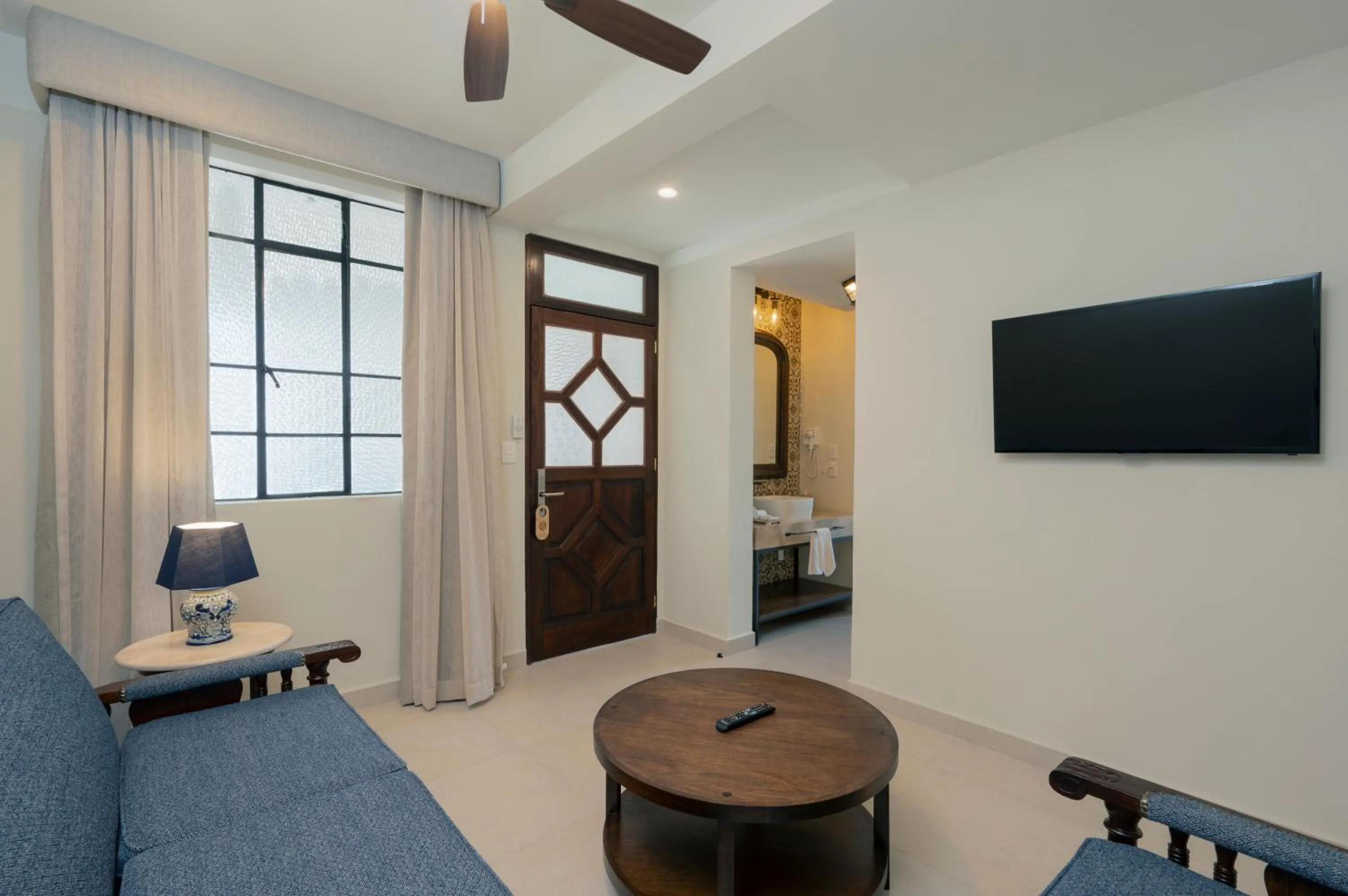 Living room, Bed in Gran Hotel Mexico by Solaris