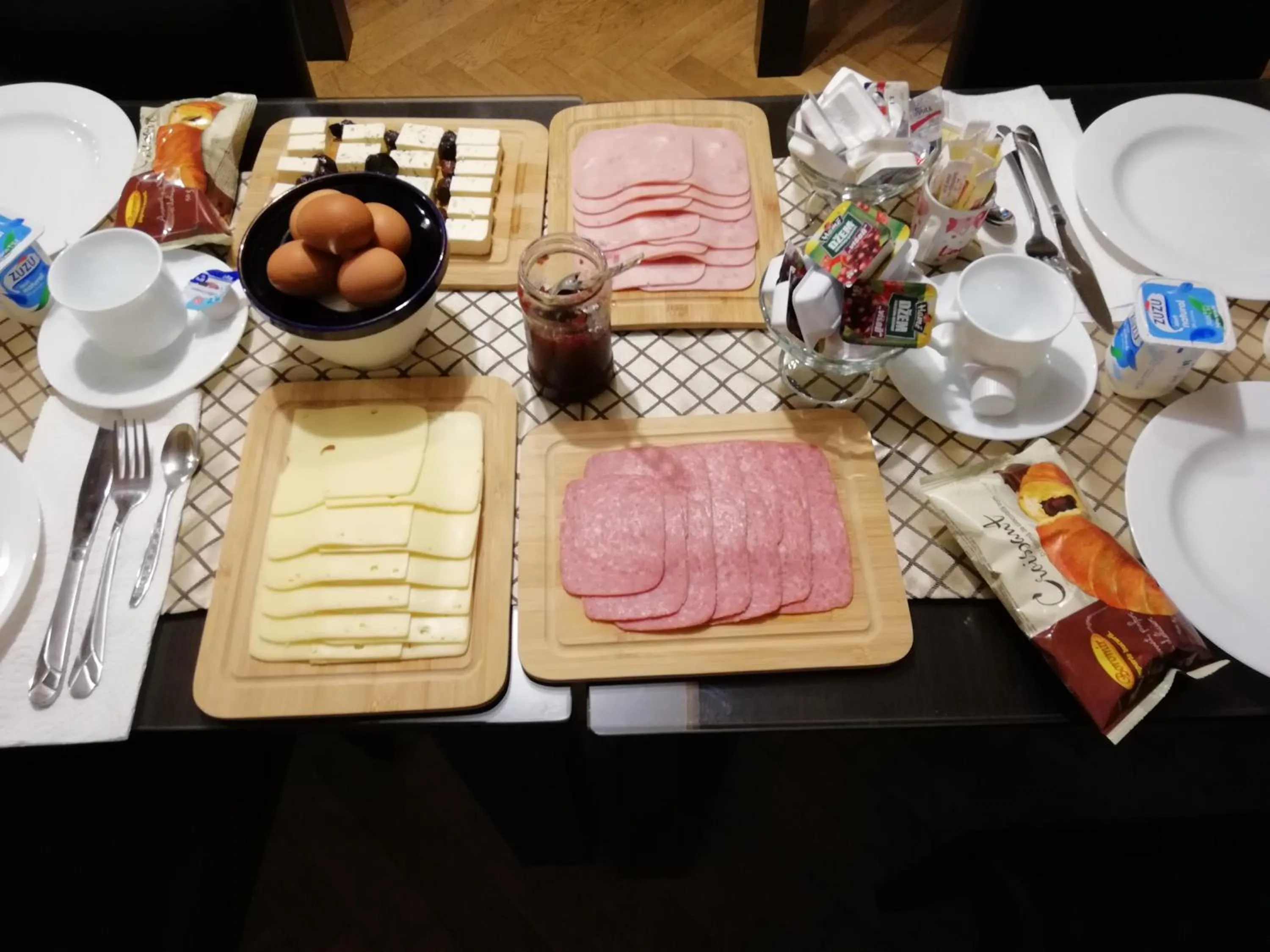 Food and drinks in Casa Soare check-in independent