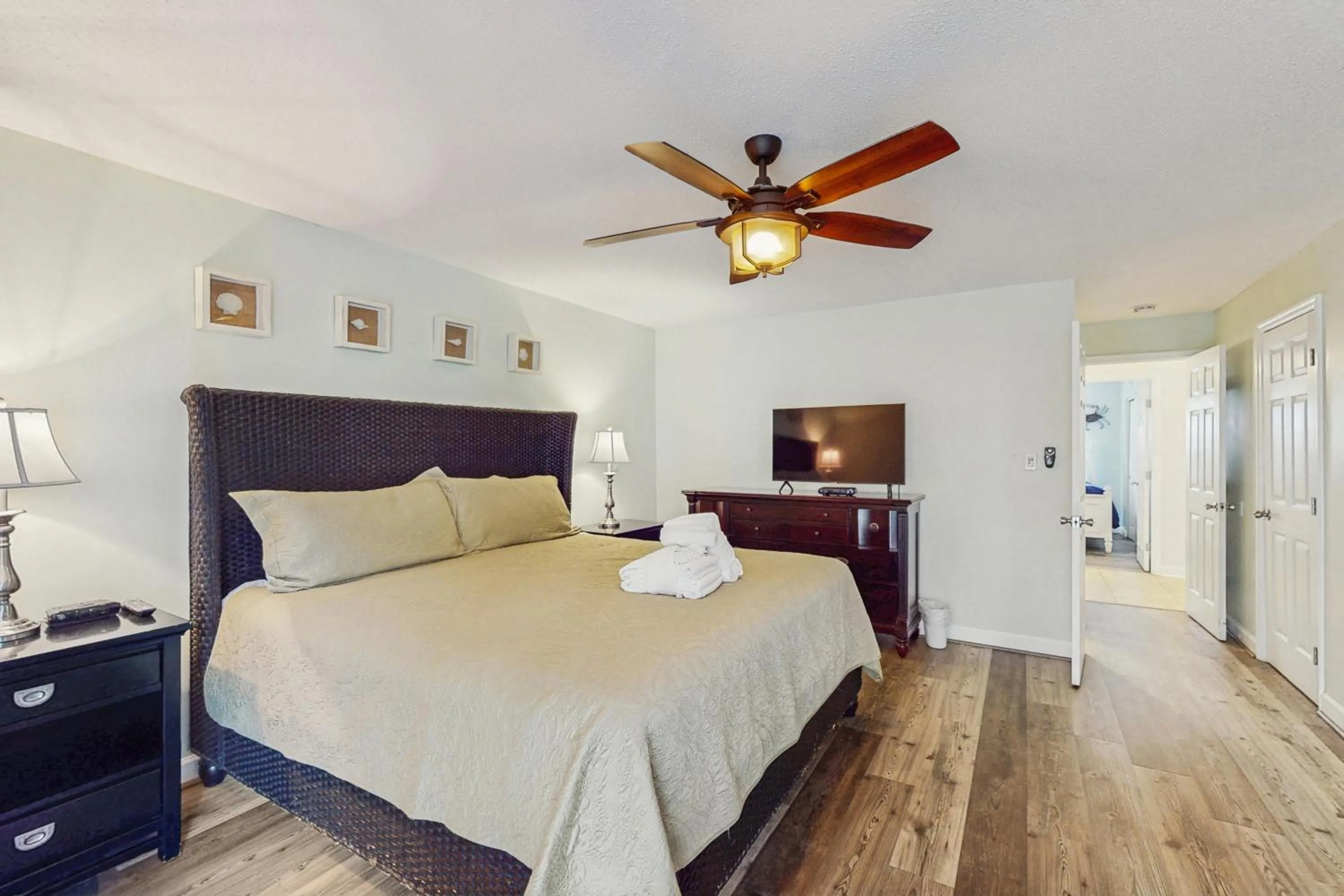 Bed in Queens Grant 568