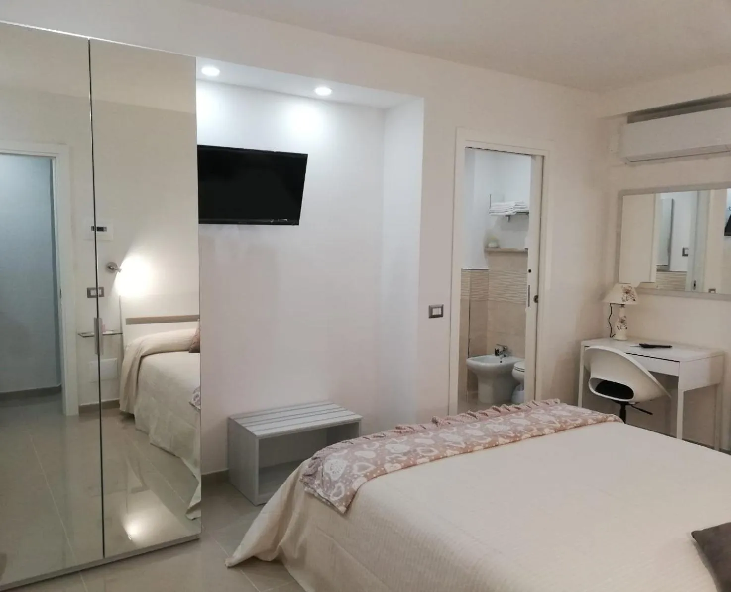 Bed in B&B Oplonti Resort