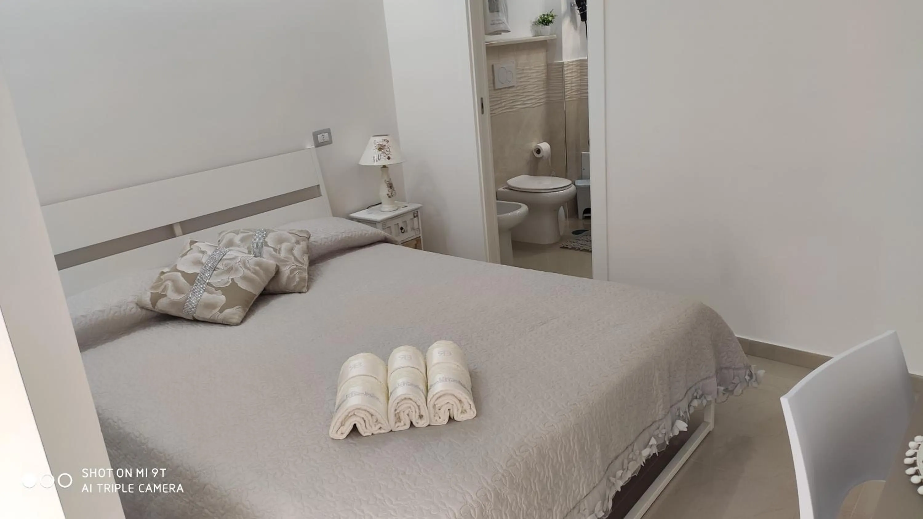 Shower, Bed in B&B Oplonti Resort