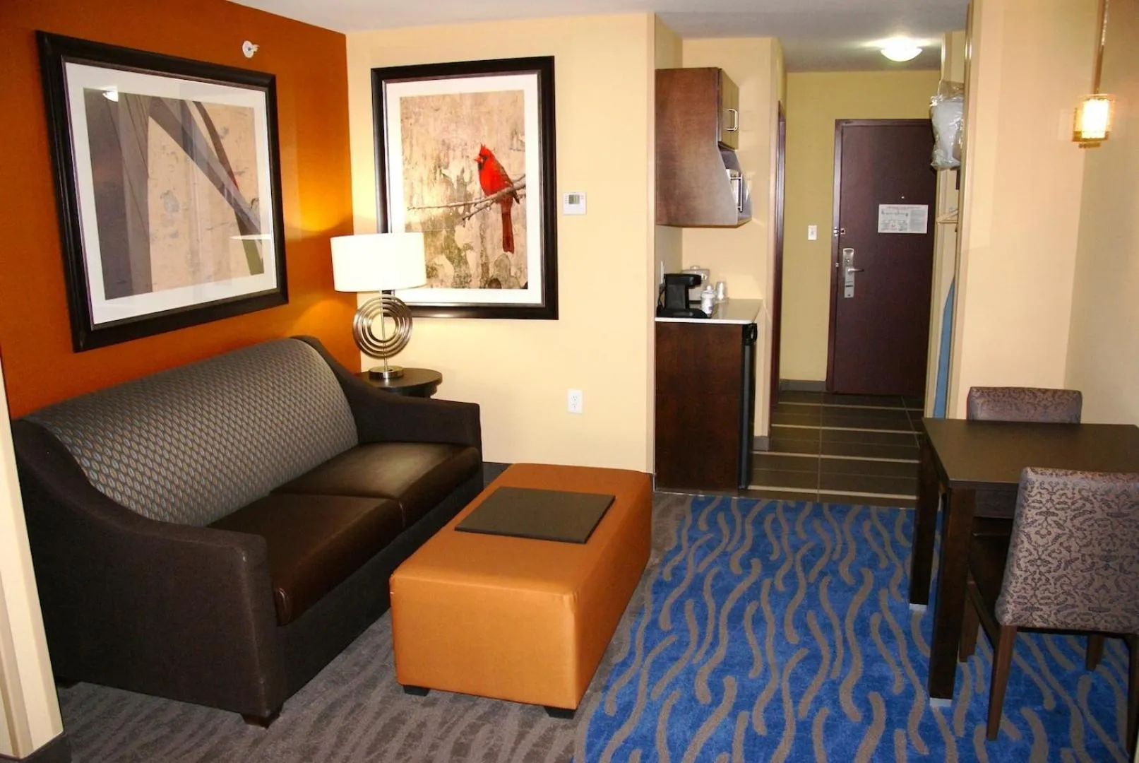 Seating area in Holiday Inn Express & Suites St Louis Airport by IHG
