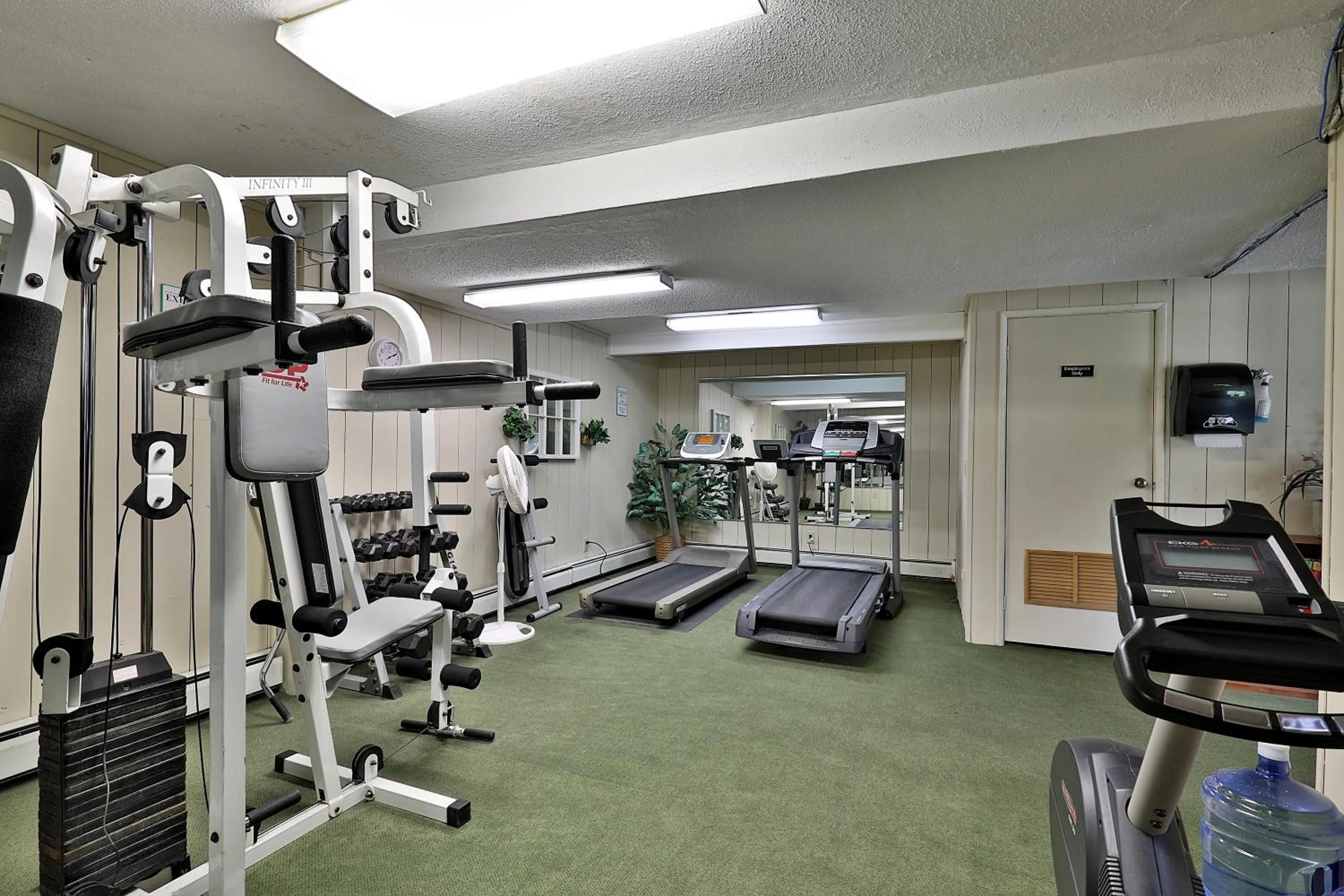Fitness centre/facilities in Cedarbrook Queen Suite 103