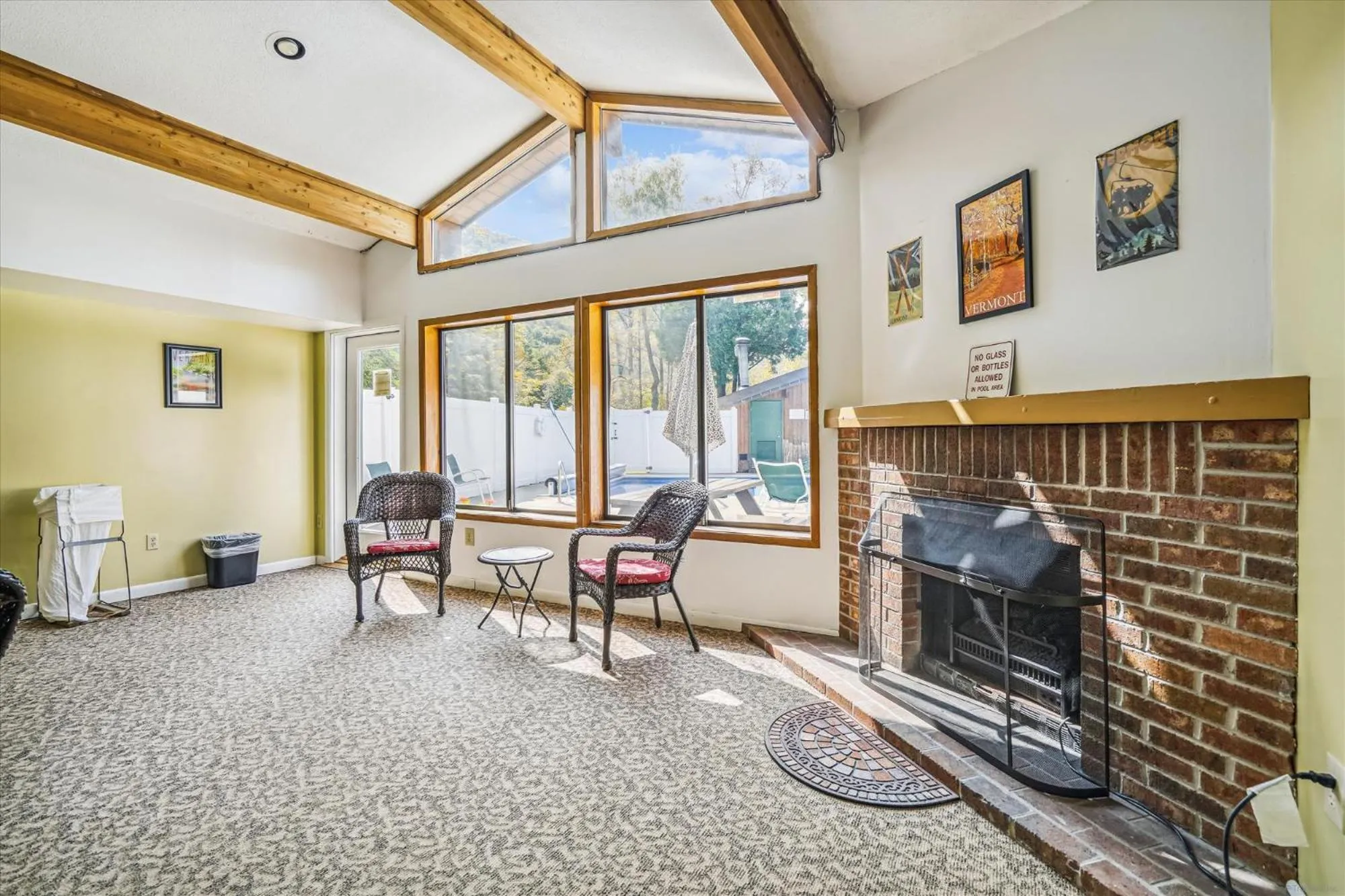 Lounge or bar in Cedarbrook Queen Suite 103