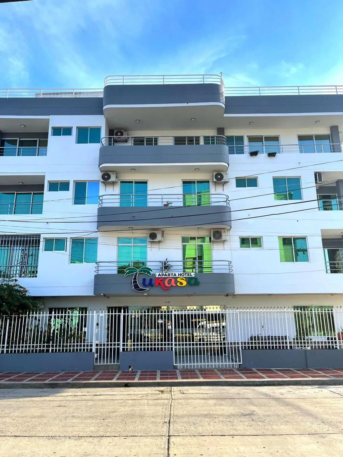 Property building in Apartahotel Tukasa Rodadero