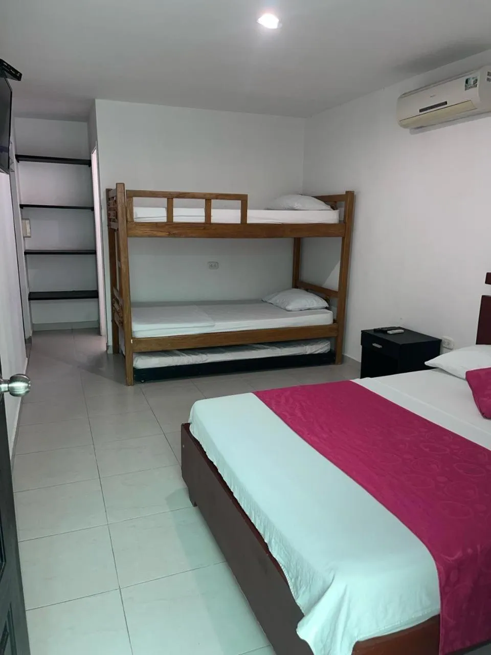 Bed in Apartahotel Tukasa Rodadero