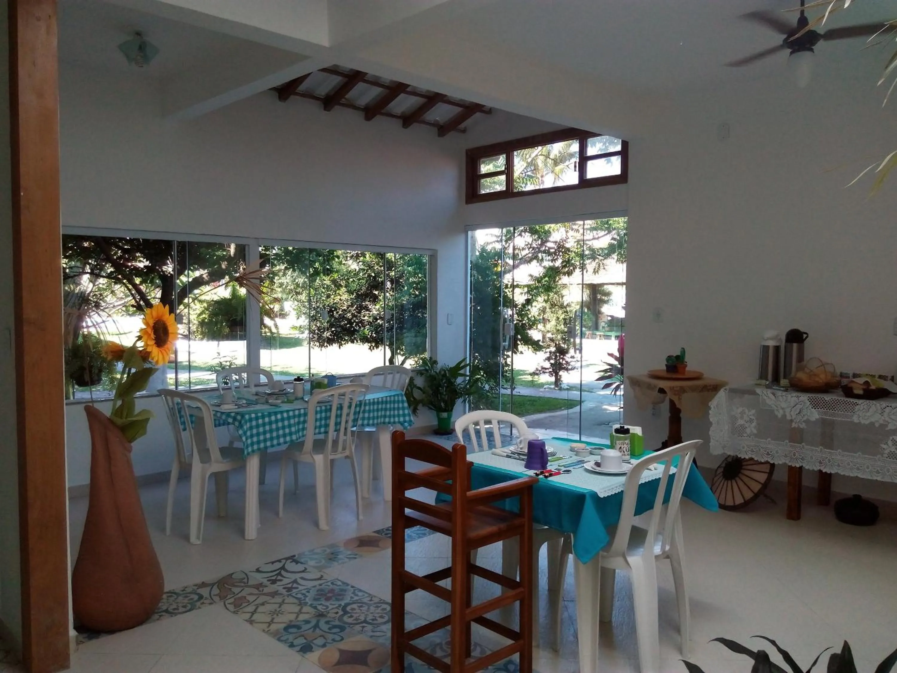 Continental breakfast in Pousada Chez Moi