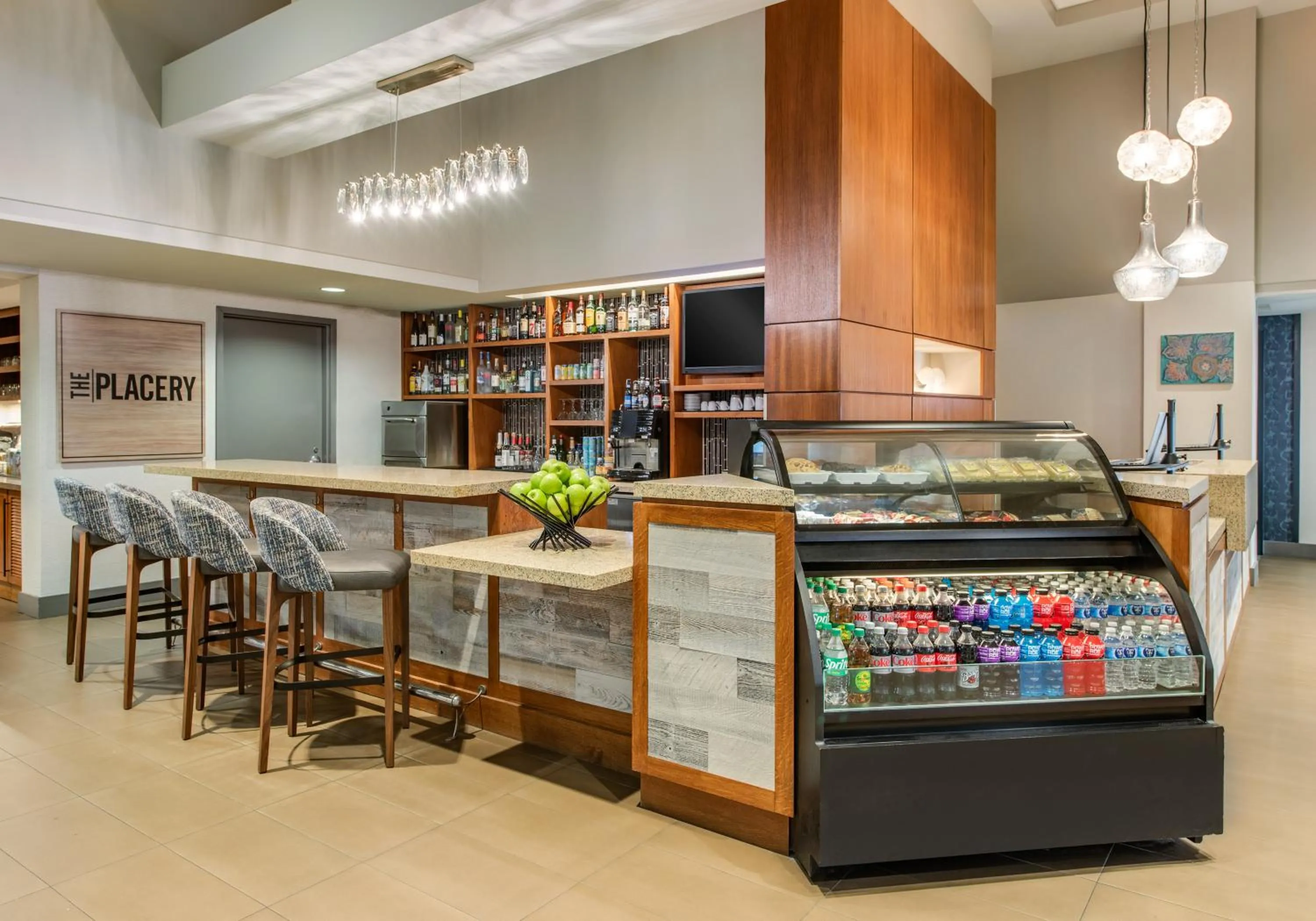 Lounge or bar in Hyatt Place Dewey Beach