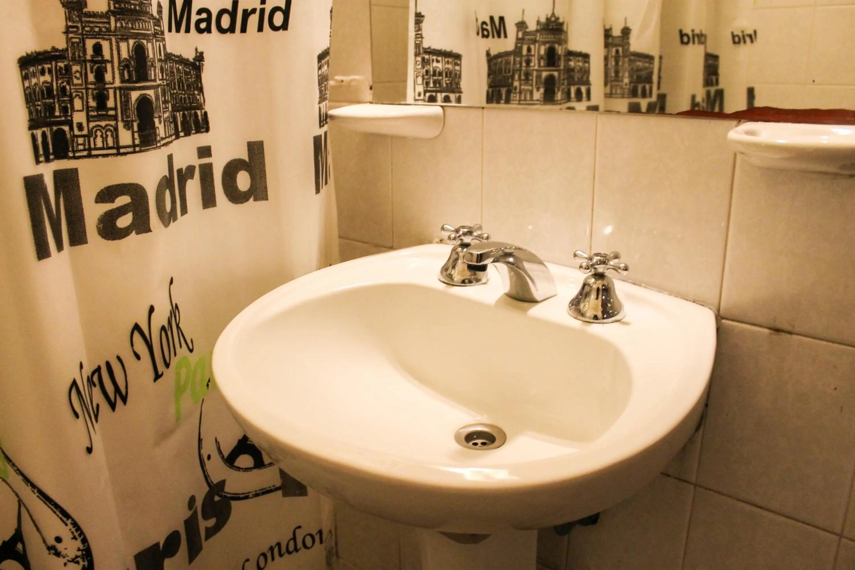 Bathroom in Casi Guemes Hotel