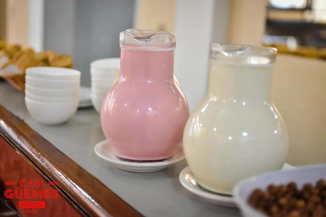 Food and drinks in Casi Guemes Hotel