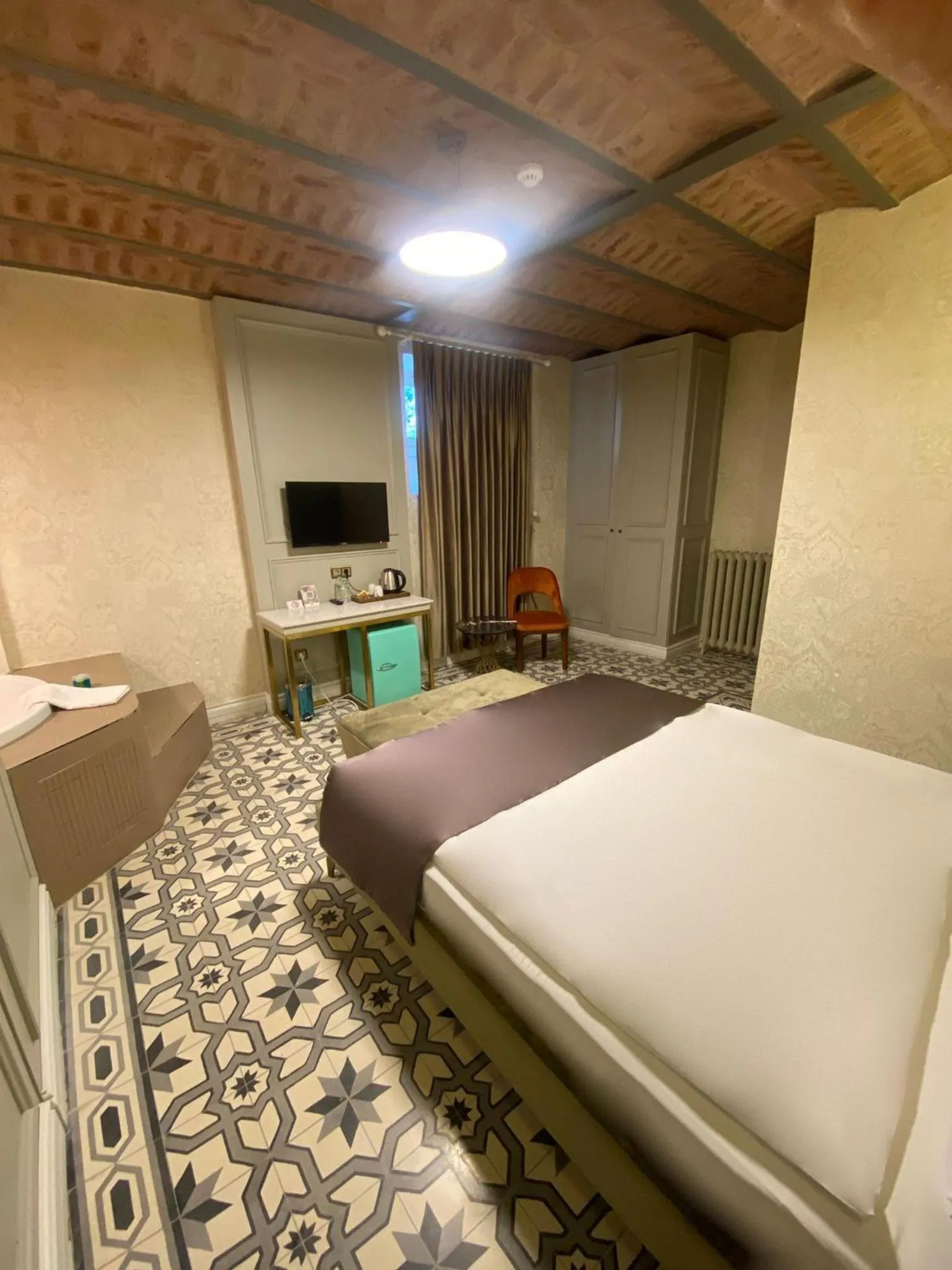 Photo of the whole room, Bed in Triada Hotel Büyükada
