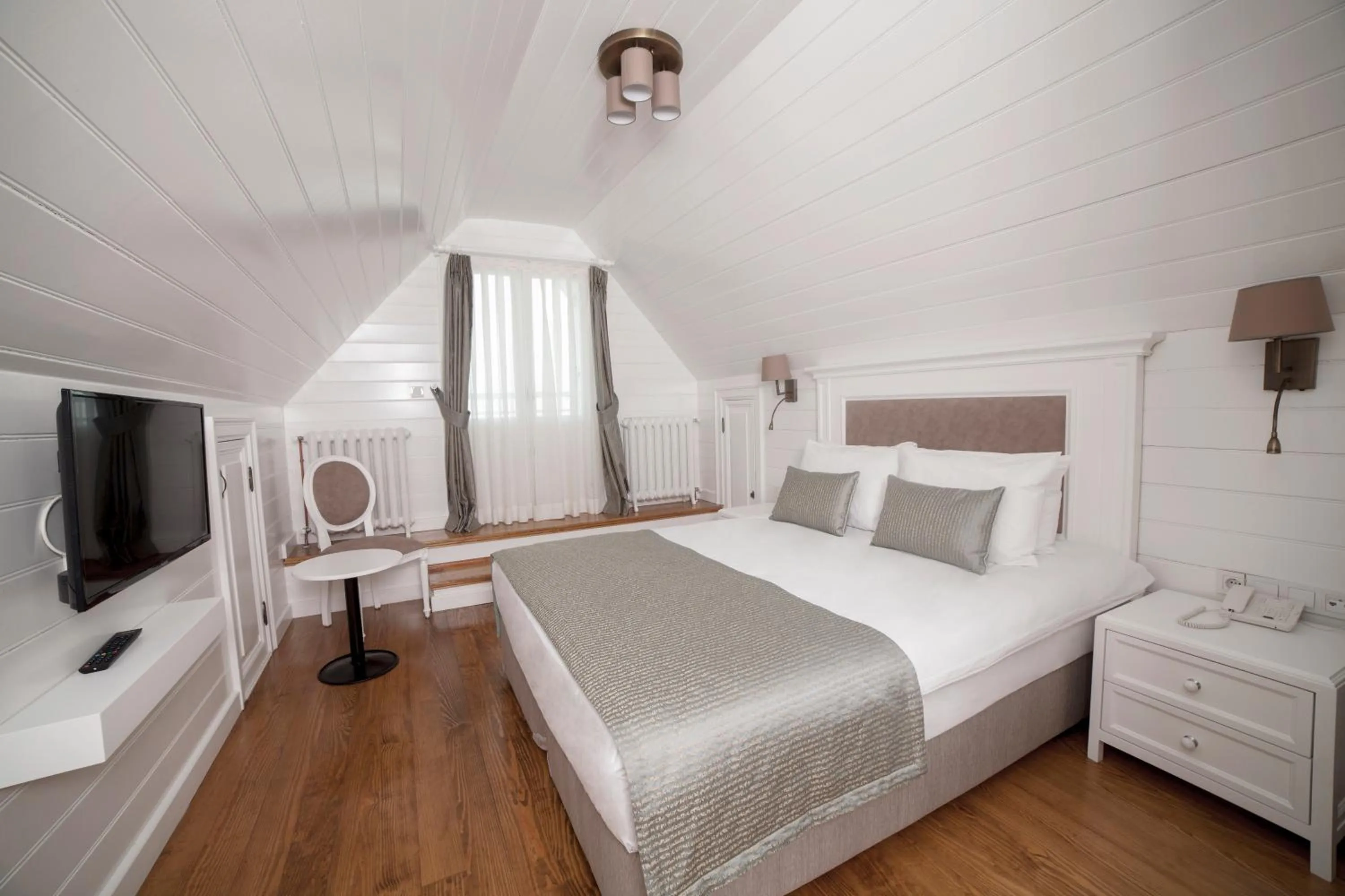 Bed in Triada Hotel Büyükada