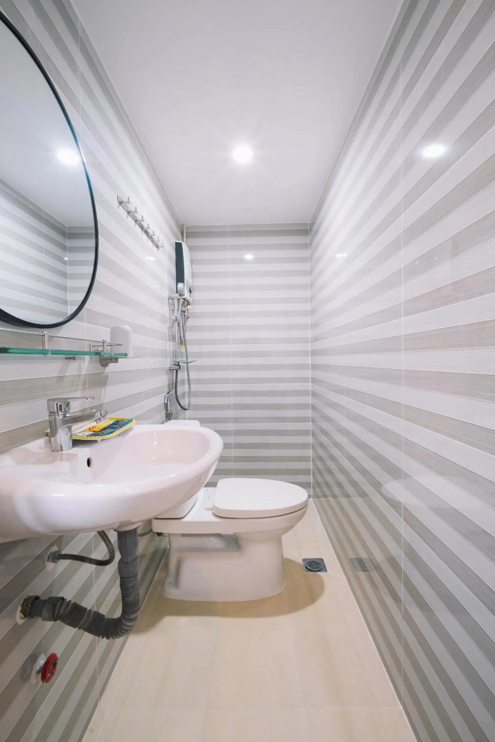 Shower in Cherry House Đà Lạt