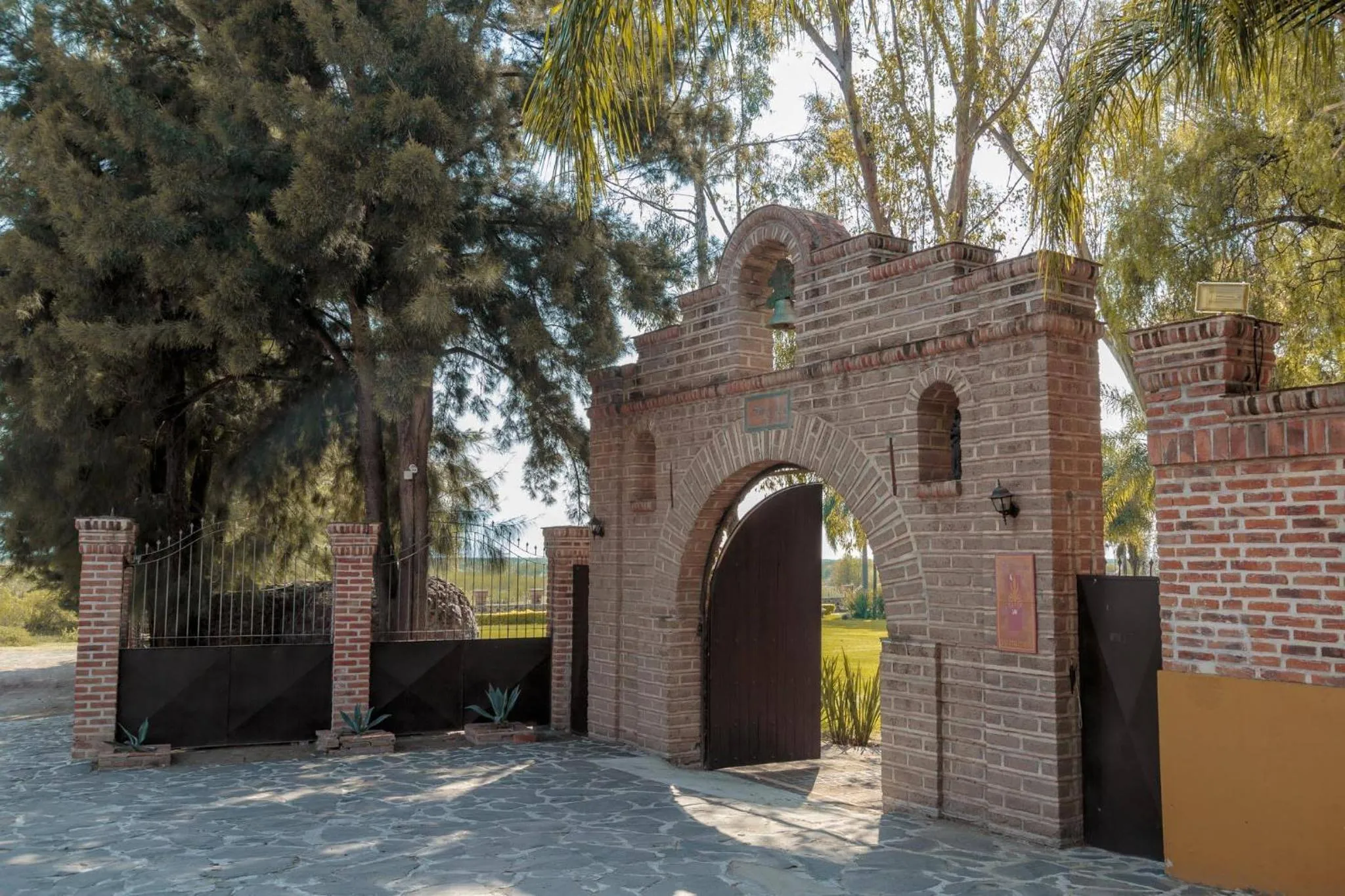 Facade/entrance in Quinta San Carlos