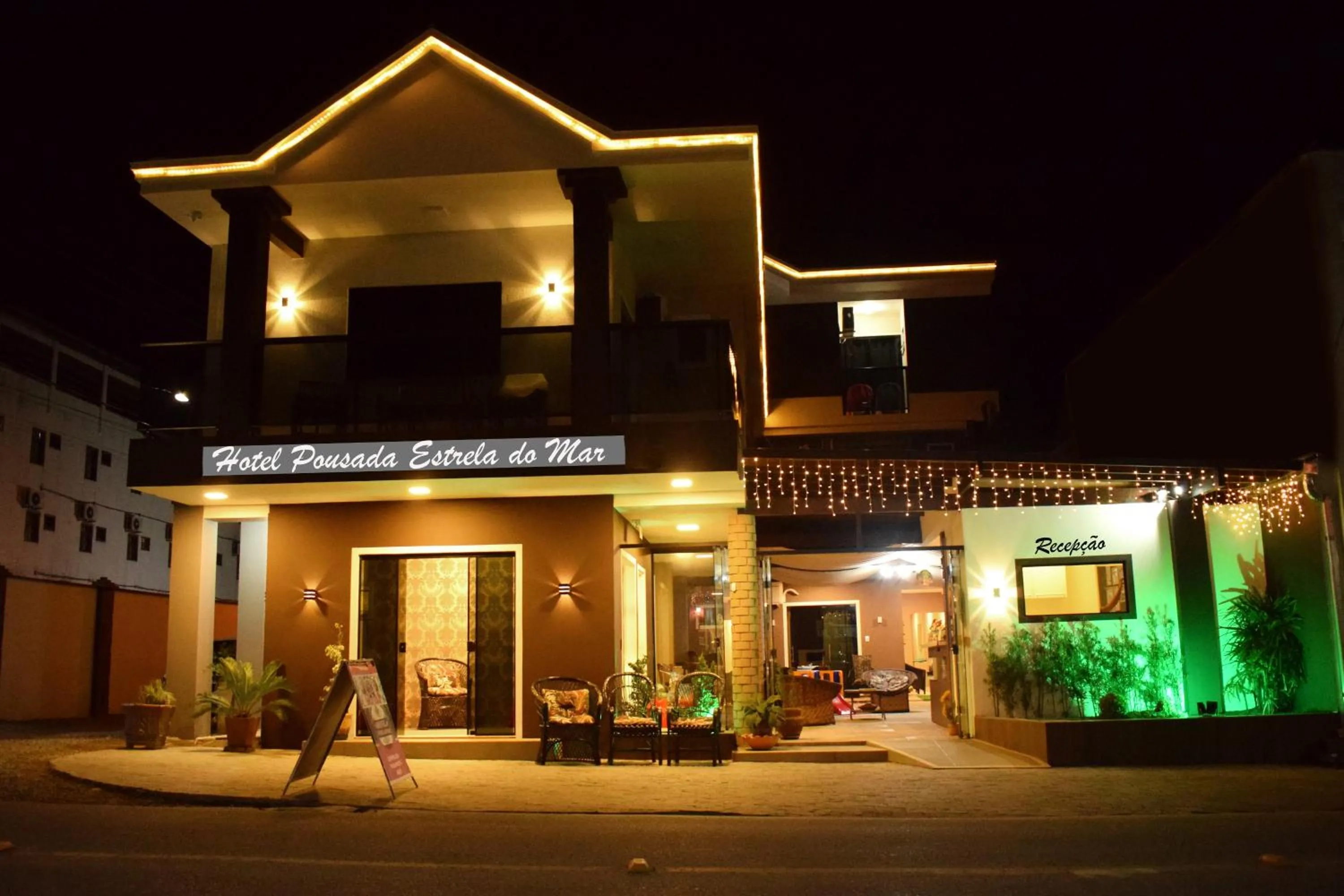 Property building in Hotel Estrela do Mar