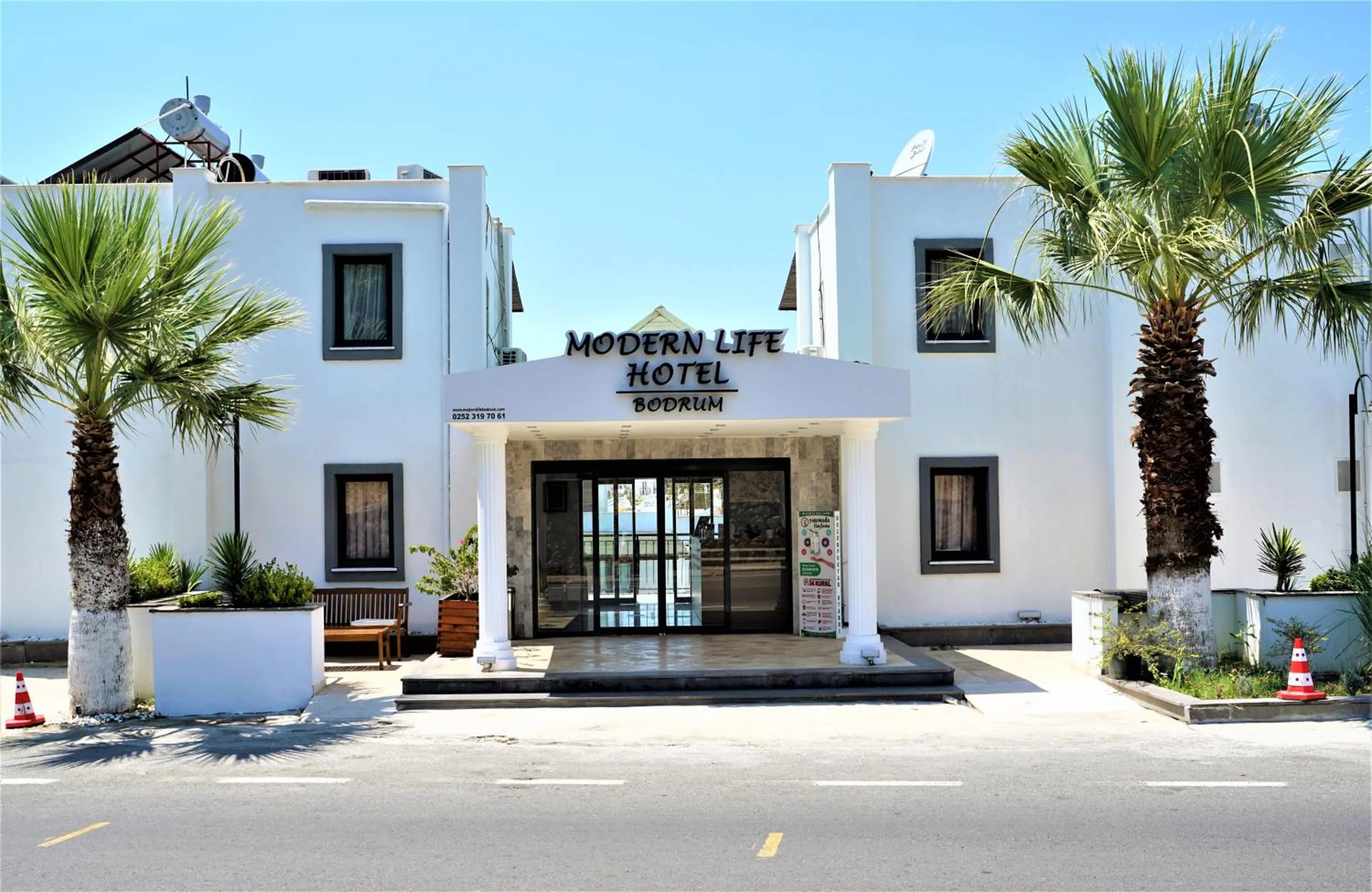 Facade/entrance in Modern Life Hotel Bodrum
