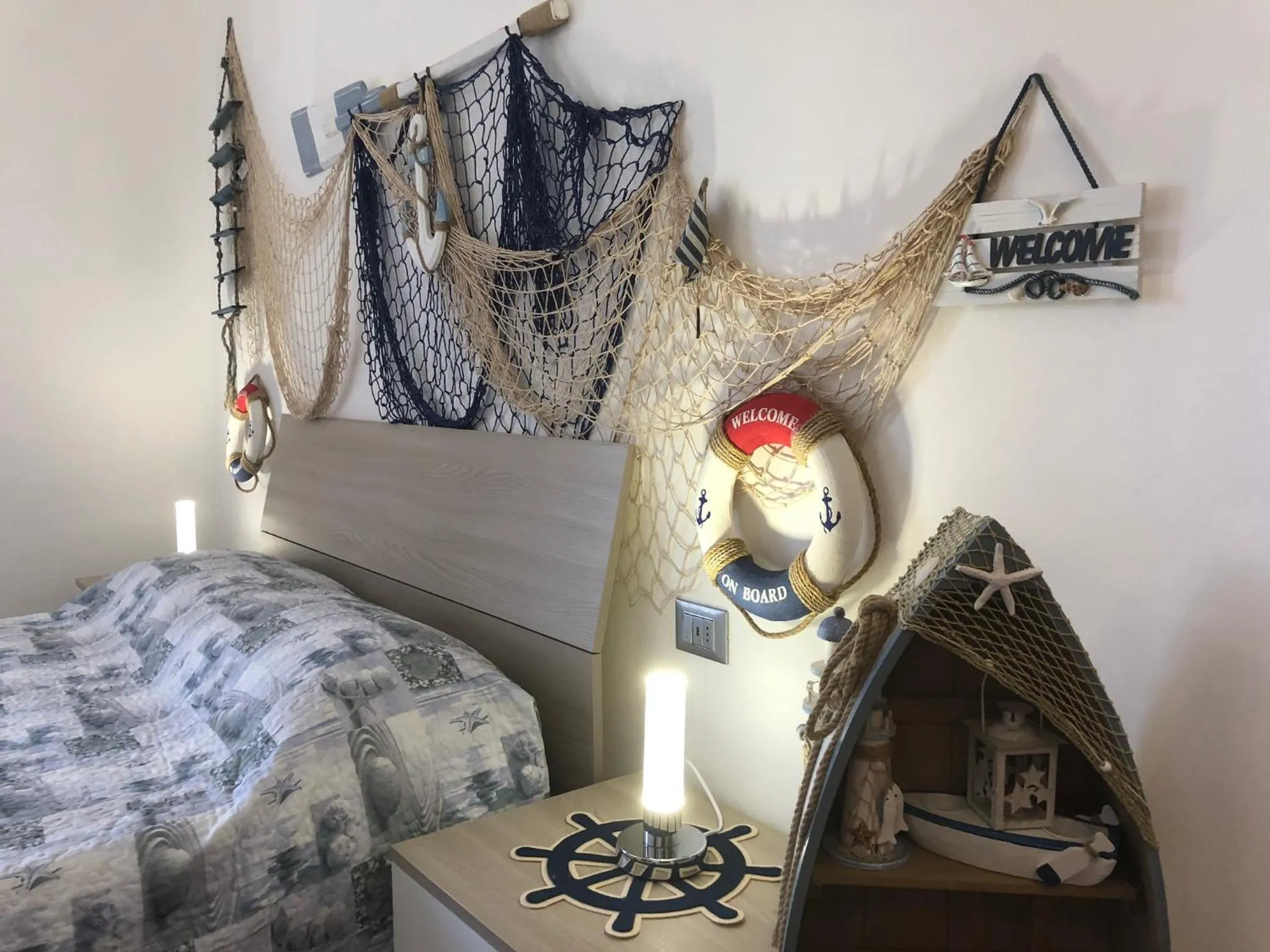 Bed in Jenny's Country Dreamhouse