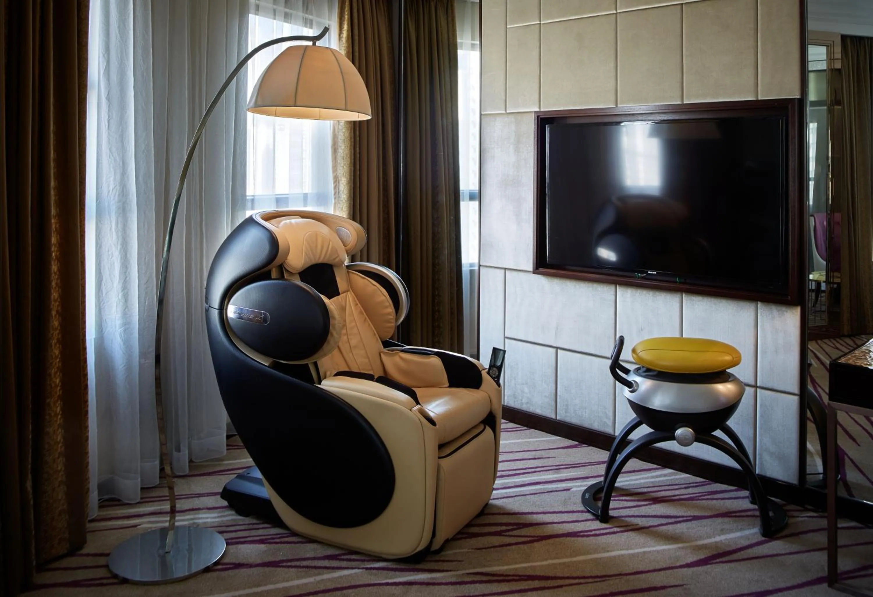 Massage in Dorsett Wanchai, Hong Kong