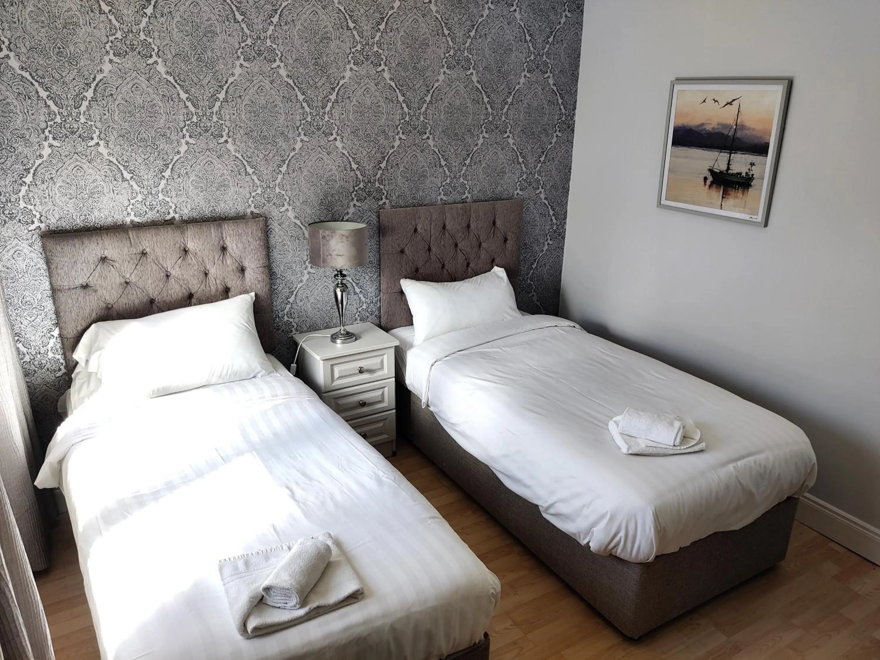 Bedroom, Bed in Foxhollow House Suite