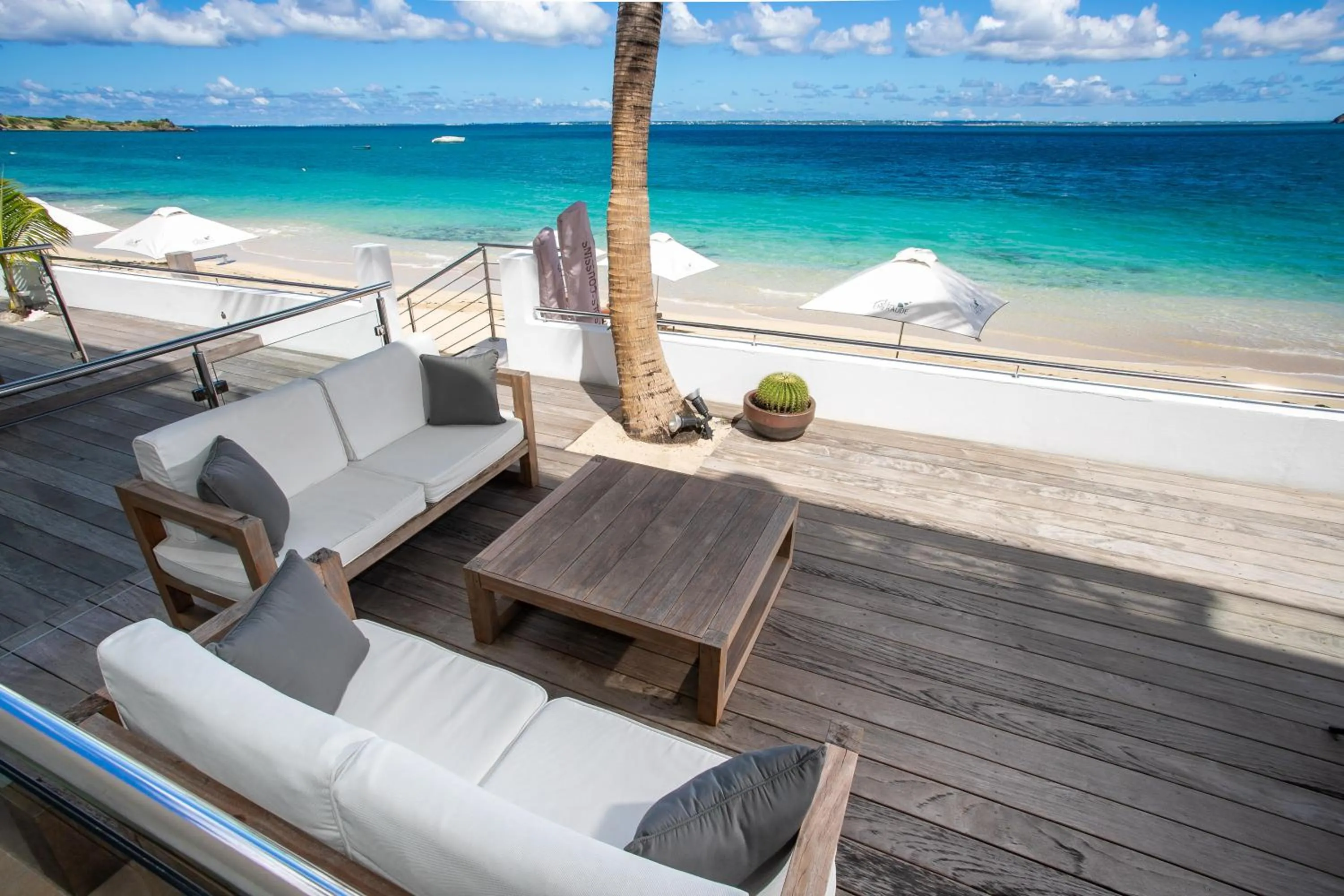 Balcony/Terrace in Bleu Emeraude Hotel