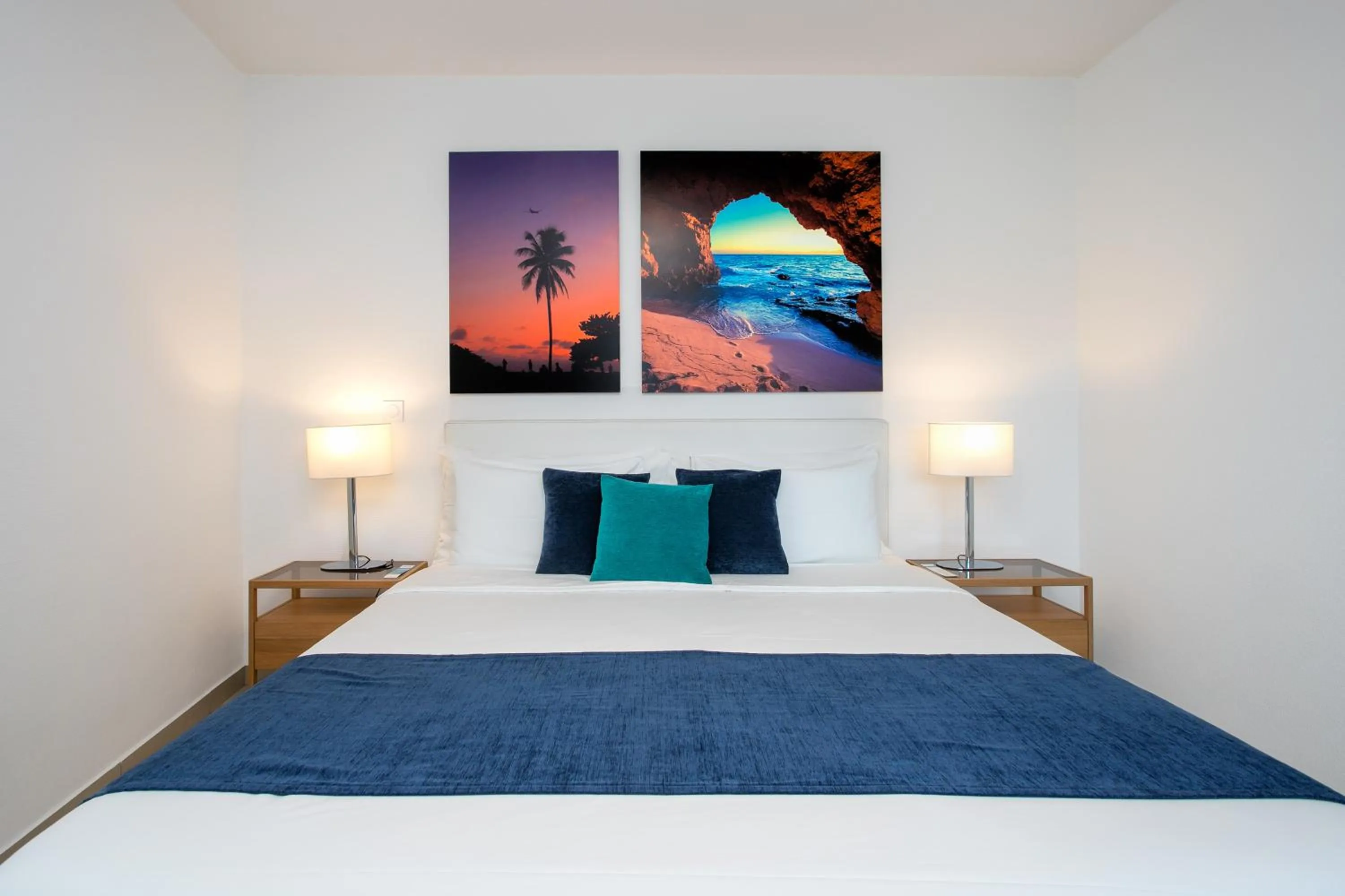 Bed in Bleu Emeraude Hotel