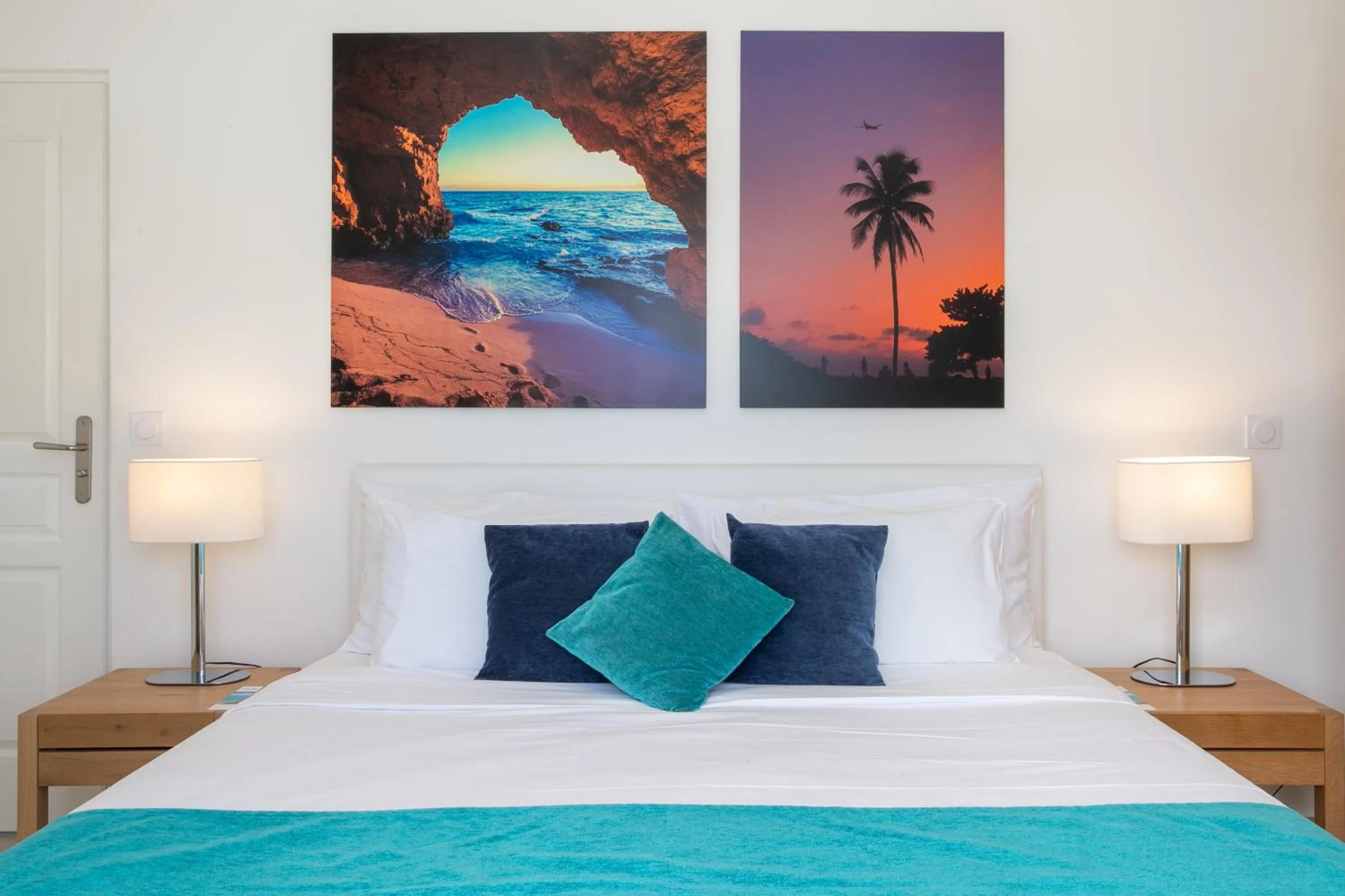 Bed in Bleu Emeraude Hotel