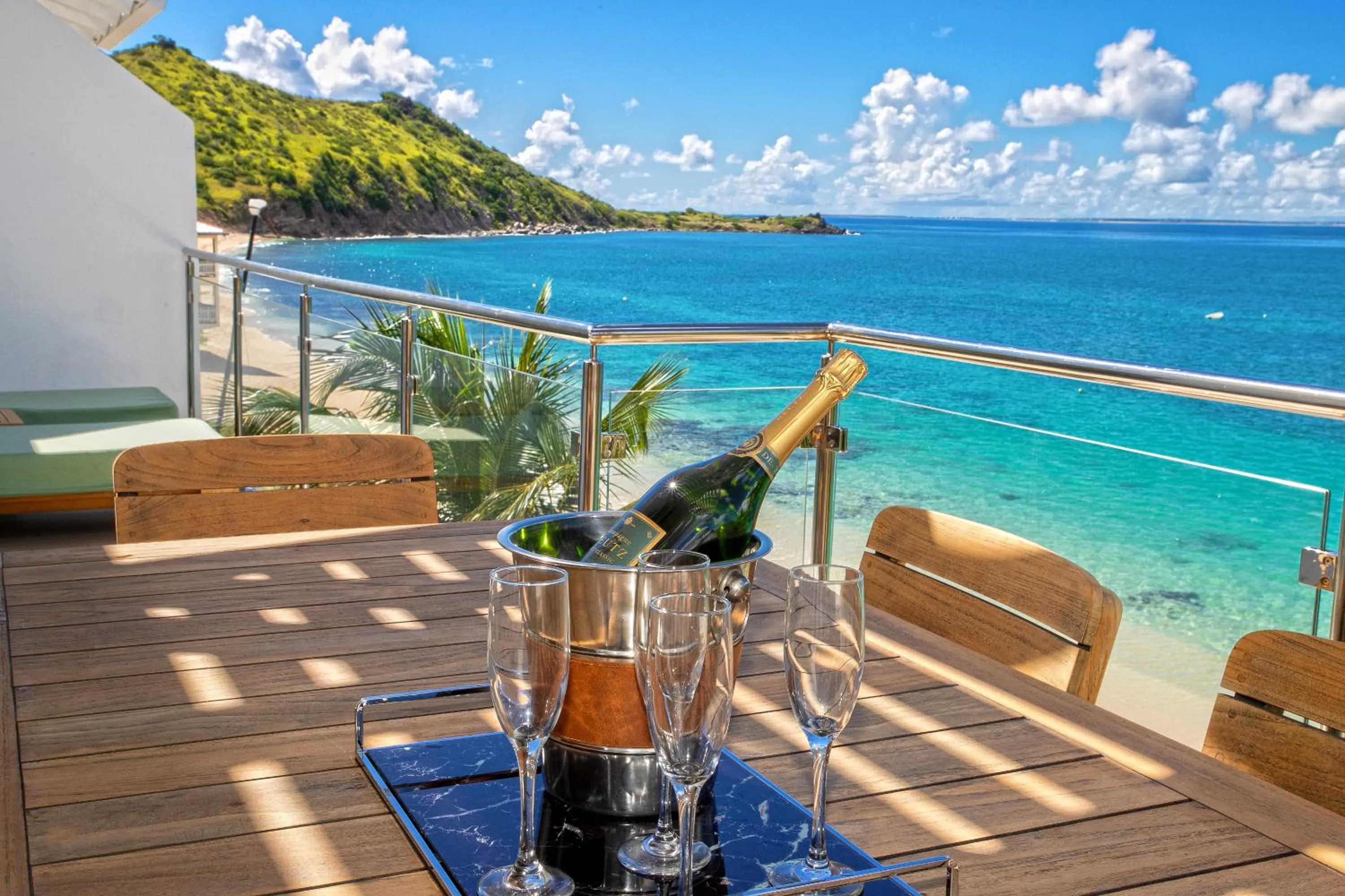 Balcony/Terrace in Bleu Emeraude Hotel