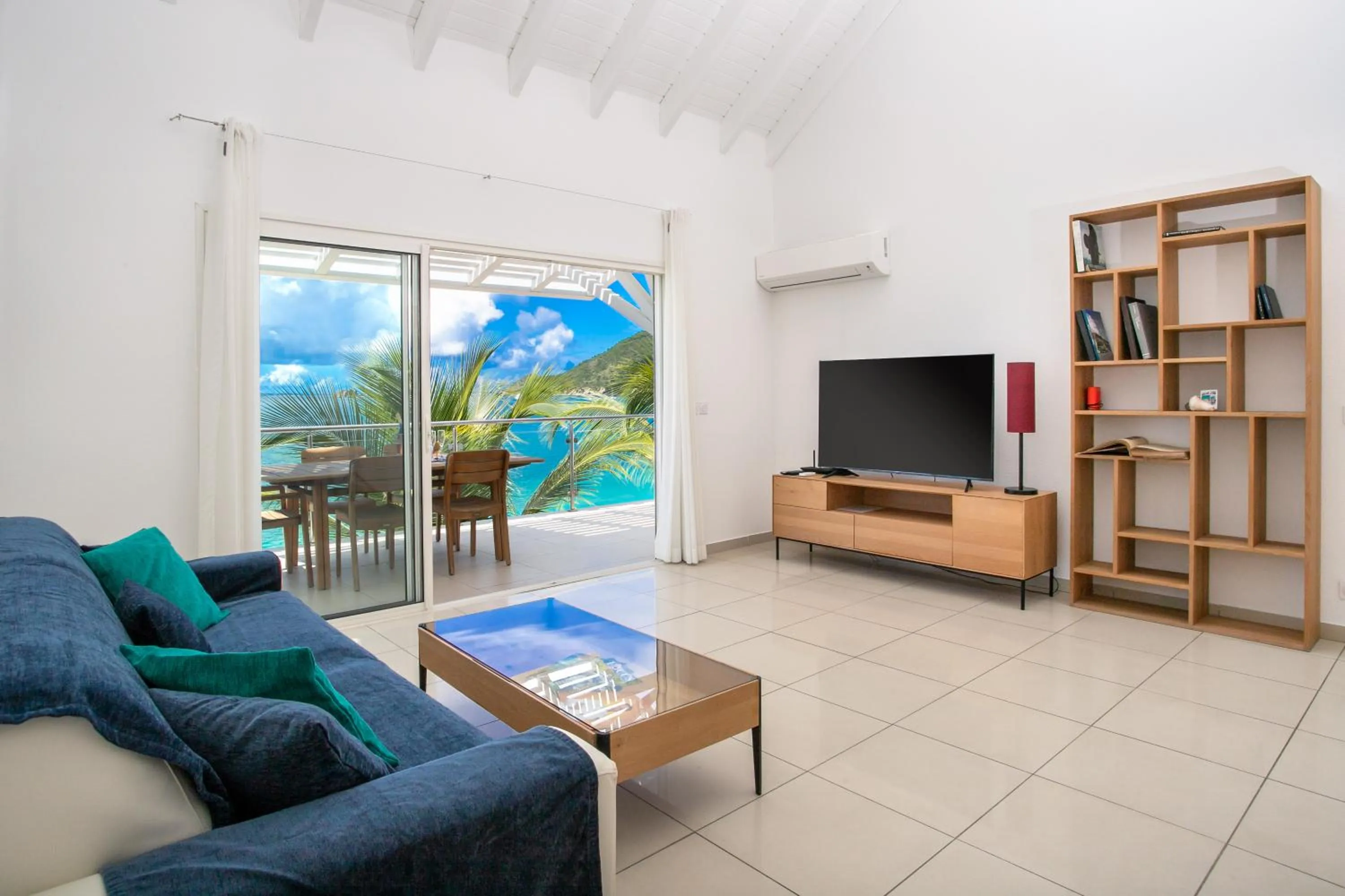 Balcony/Terrace in Bleu Emeraude Hotel