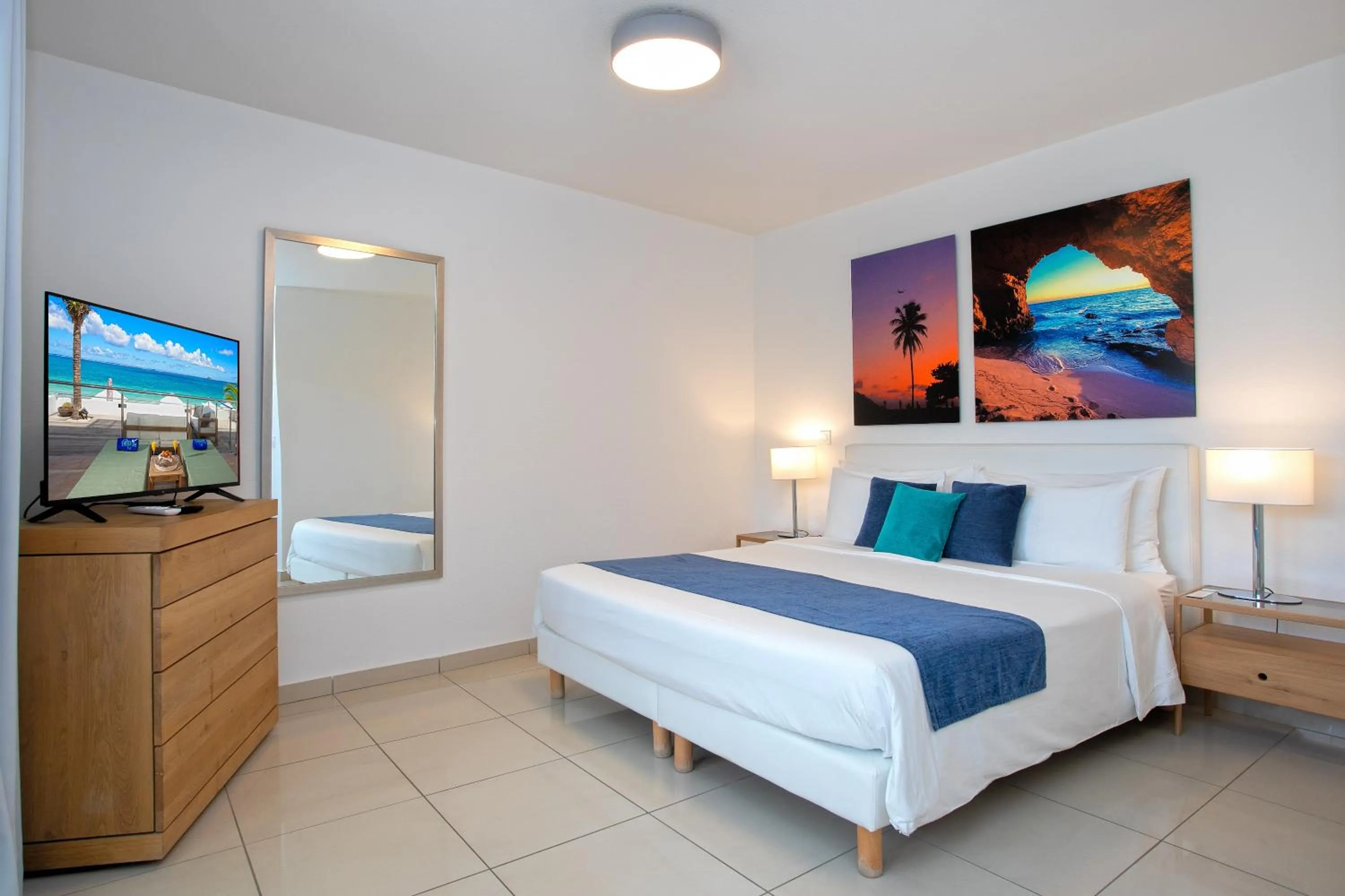 Bed in Bleu Emeraude Hotel