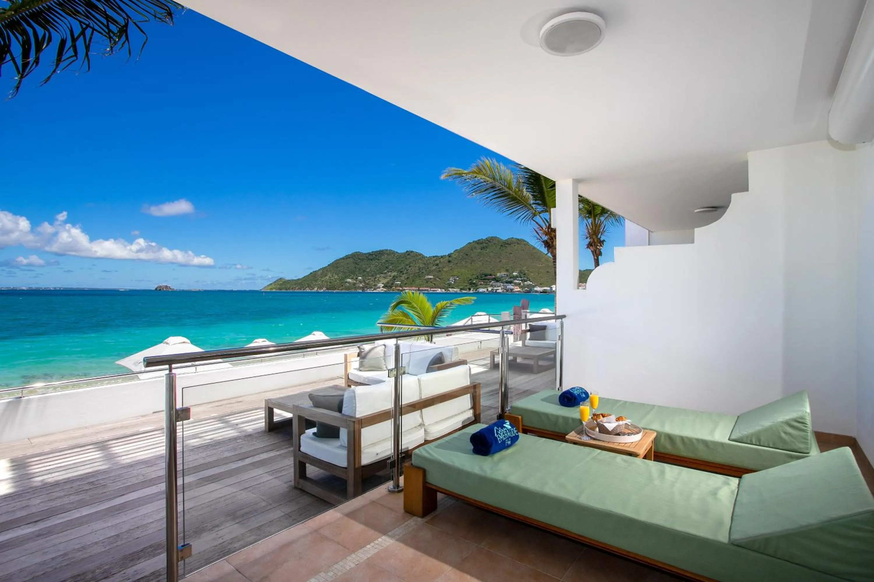 Balcony/Terrace in Bleu Emeraude Hotel