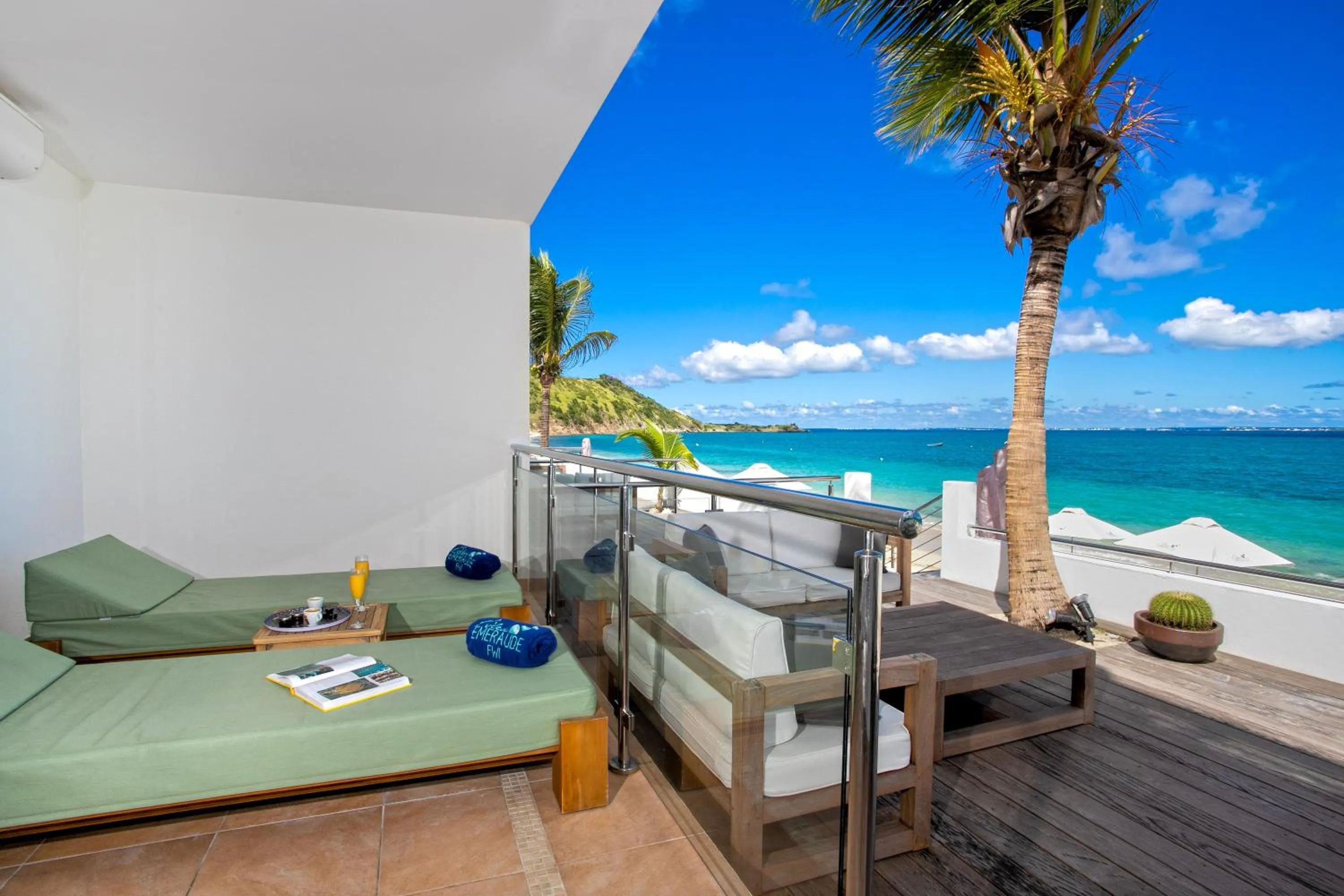 Balcony/Terrace in Bleu Emeraude Hotel