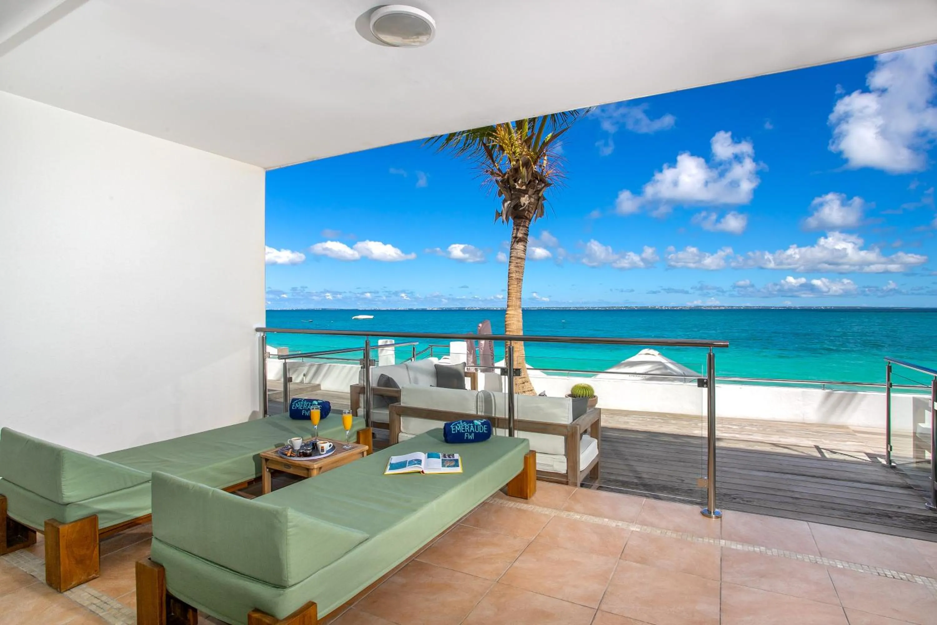 Balcony/Terrace in Bleu Emeraude Hotel