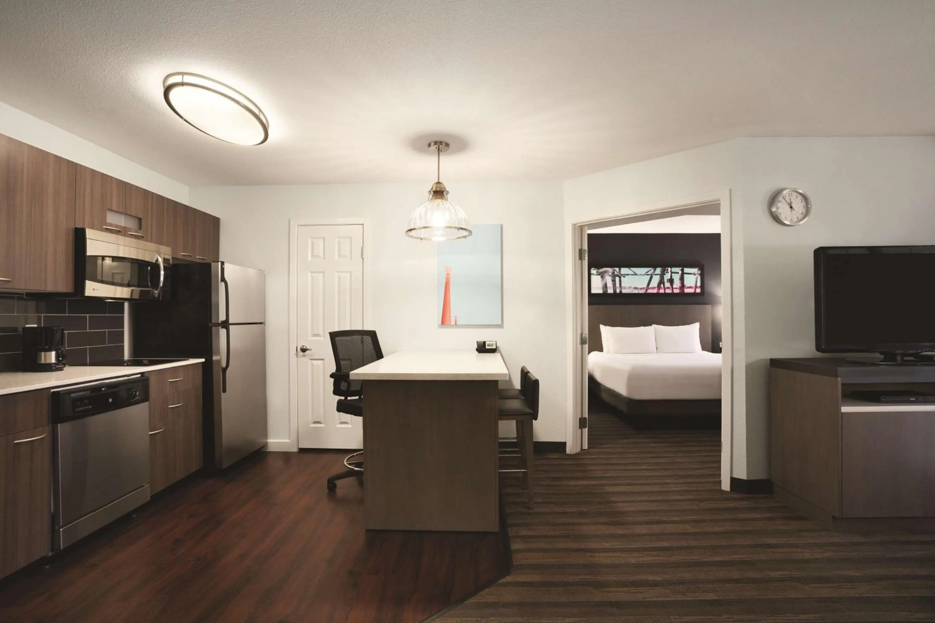 Photo of the whole room, Bed in Hyatt House Pleasant Hill