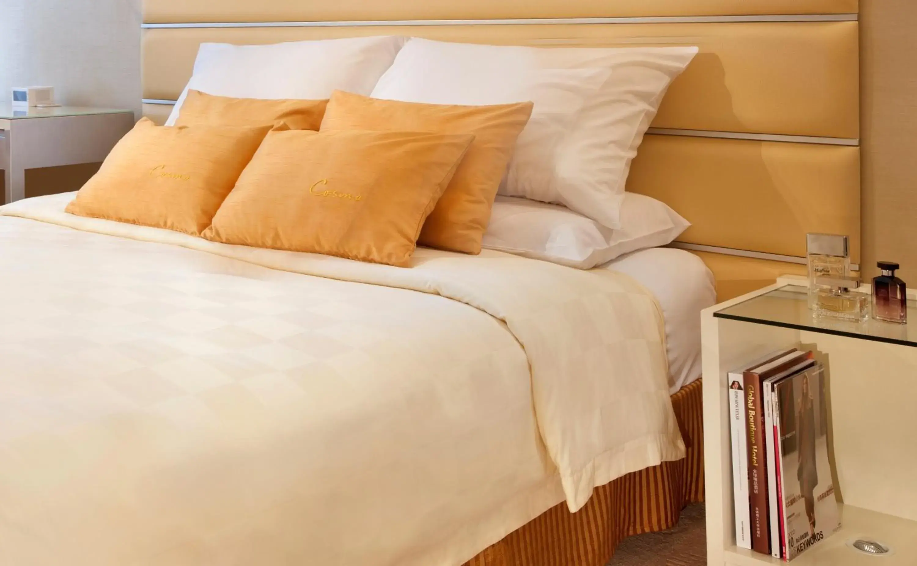 Fantastic 4 Family – Studio Triple in Cosmo Hotel Hong Kong Fantastic 4 Family – Studio Triple in Cosmo Hotel Hong Kong