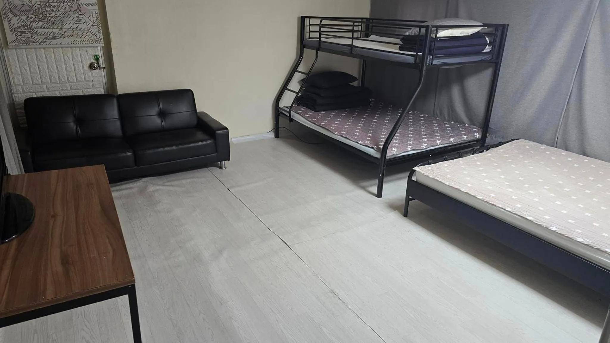 Bed in Dongdaemun Neighbors