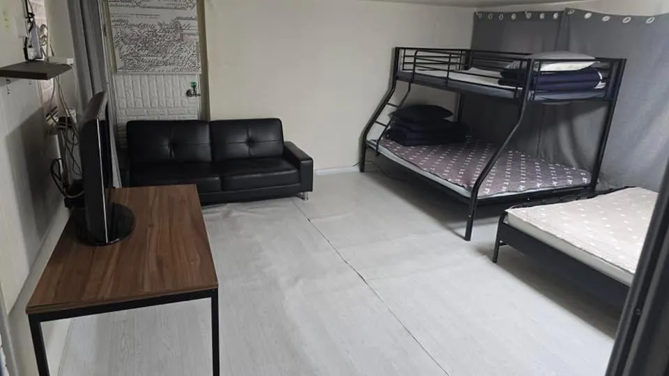 Bed in Dongdaemun Neighbors