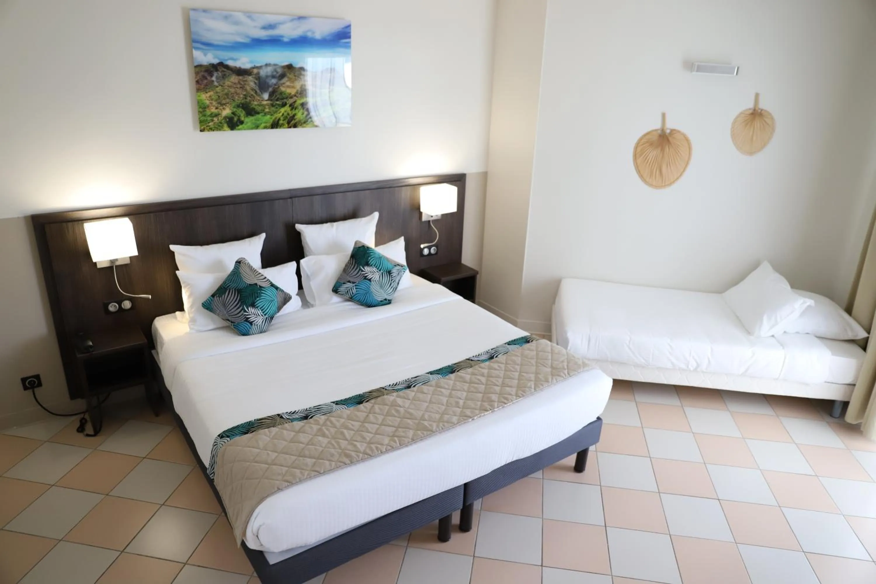 Bed in Hôtel Saint-Georges