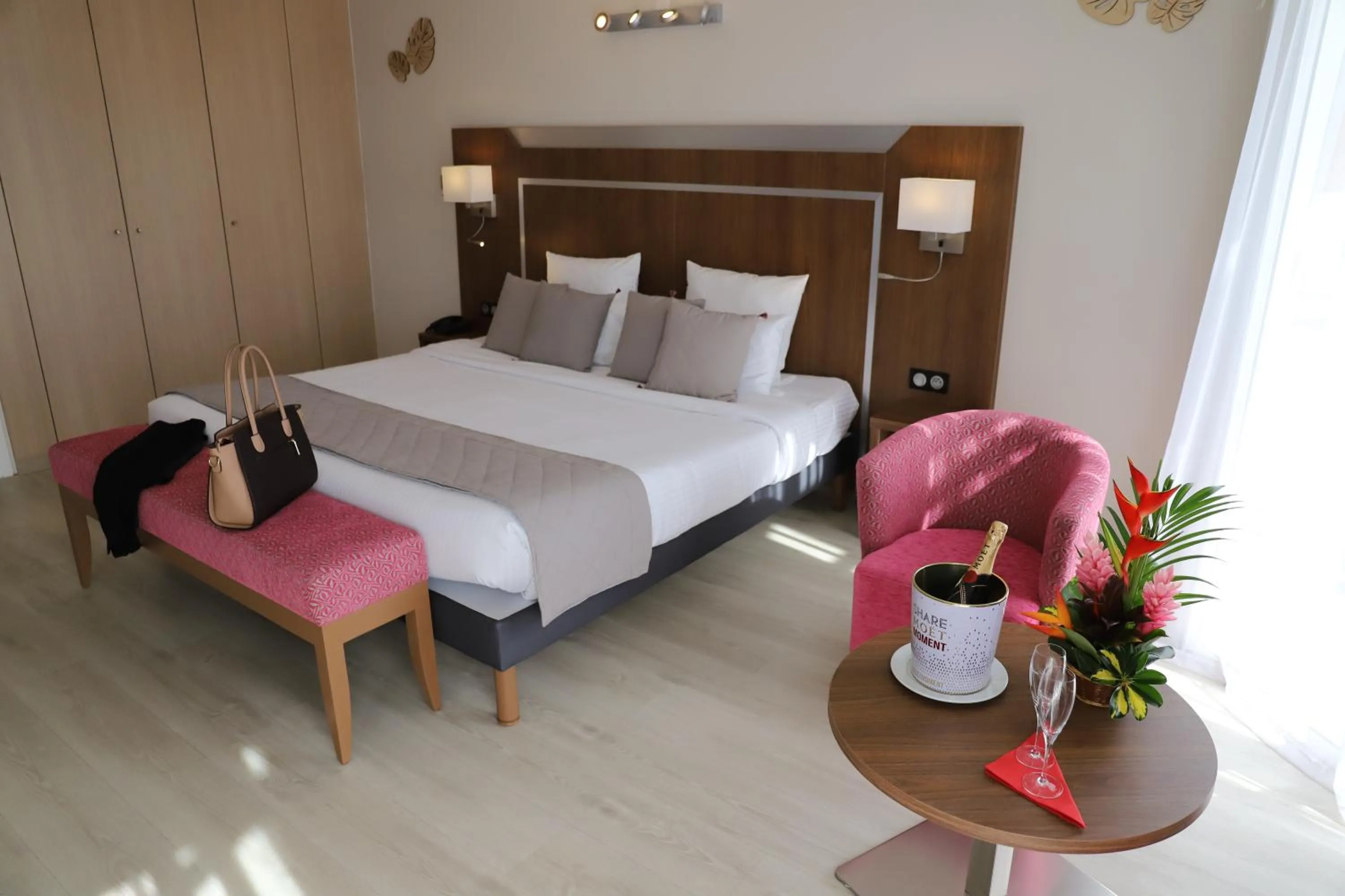 Bed in Hôtel Saint-Georges