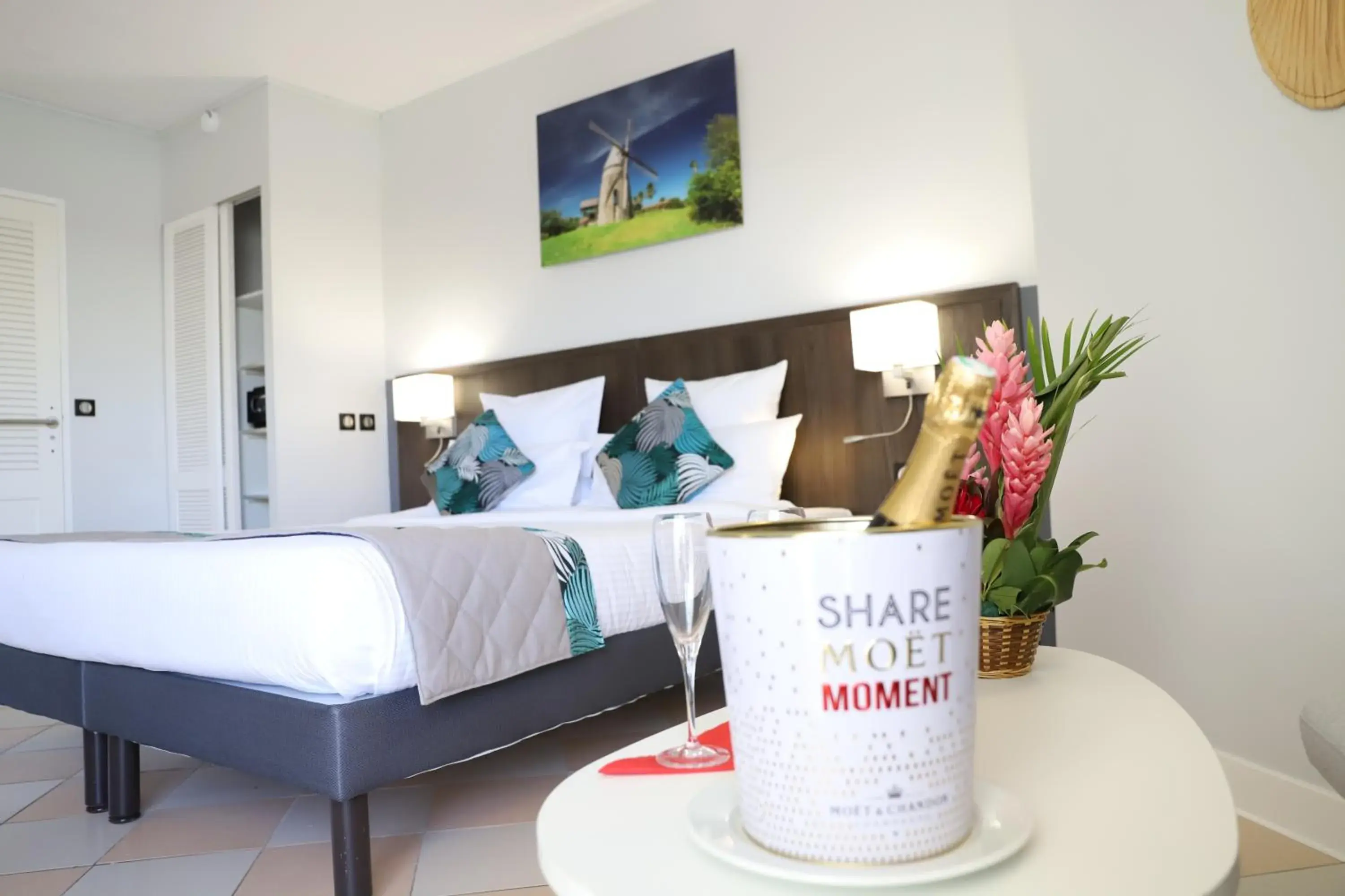 Double Room - Disability Access in Hôtel Saint-Georges Double Room - Disability Access in Hôtel Saint-Georges