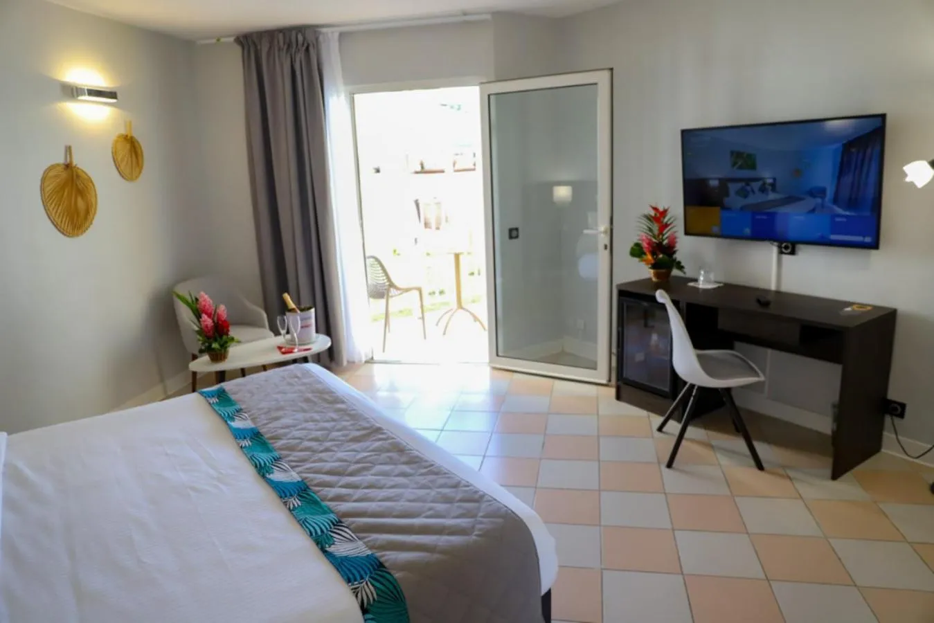 Bed in Hôtel Saint-Georges