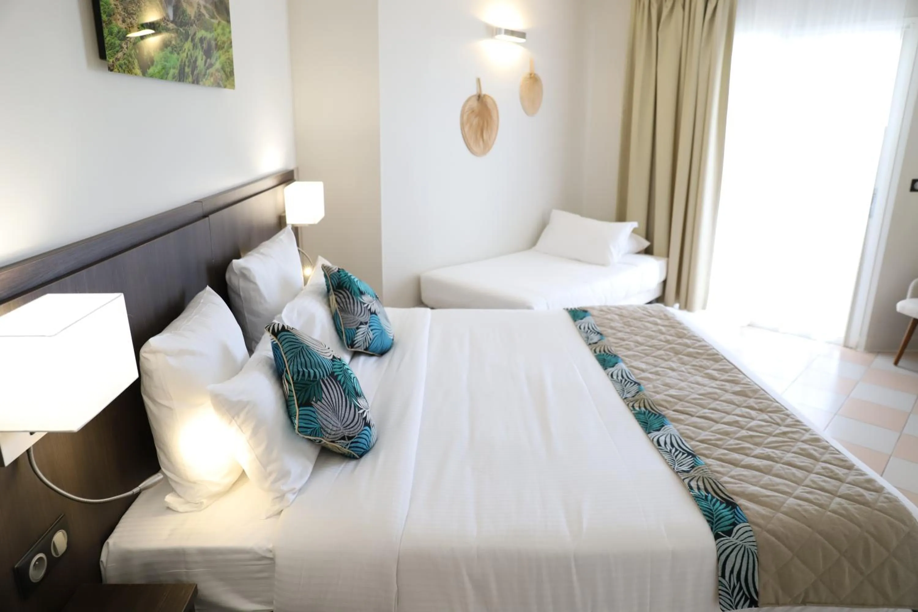 Bed in Hôtel Saint-Georges