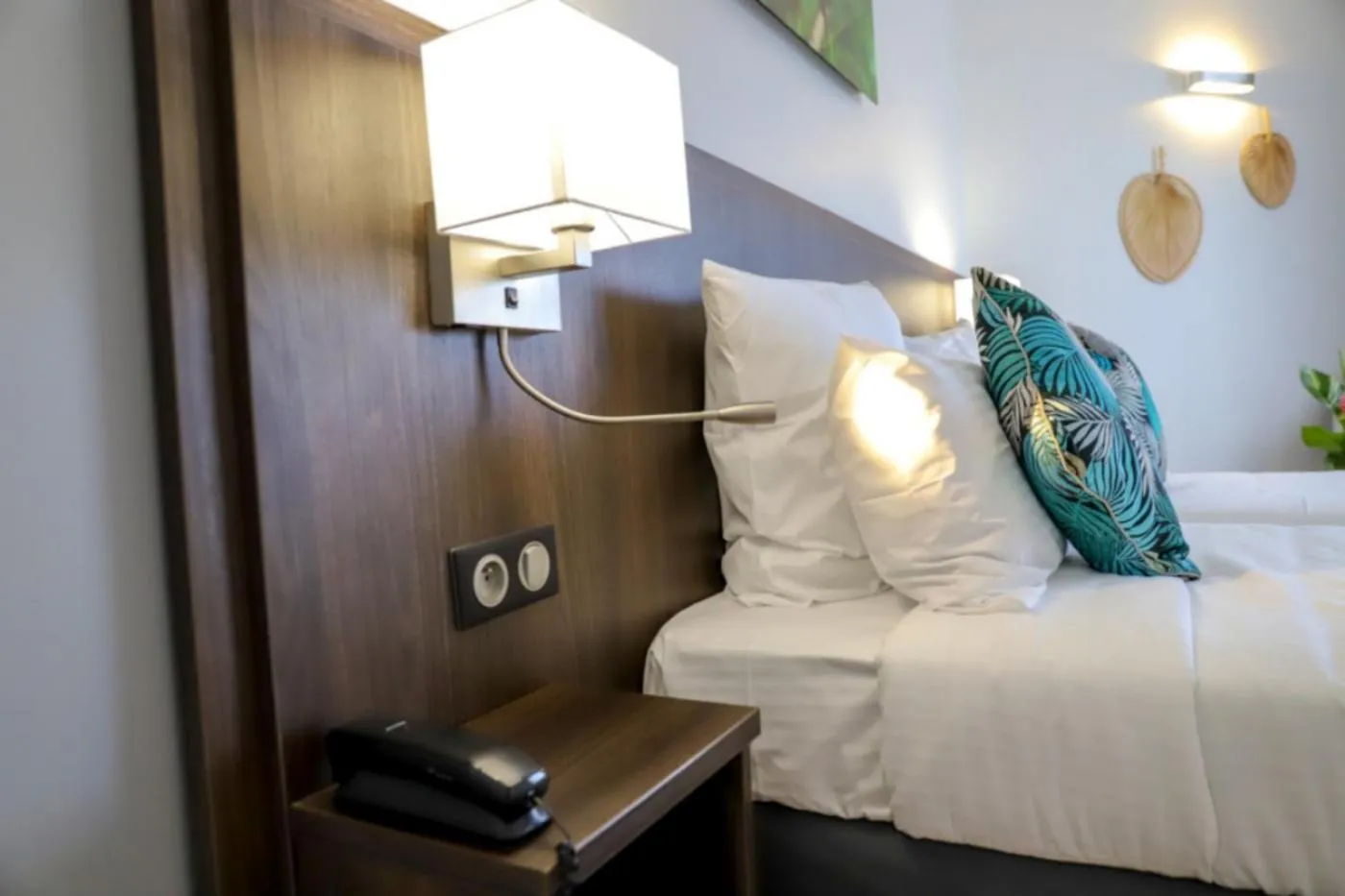 Bed in Hôtel Saint-Georges