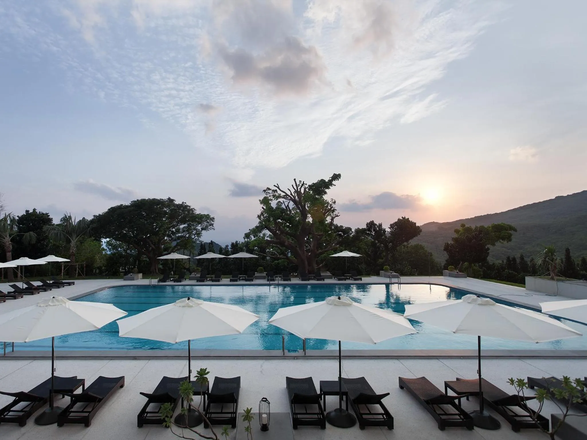 Swimming pool in Gloria Manor